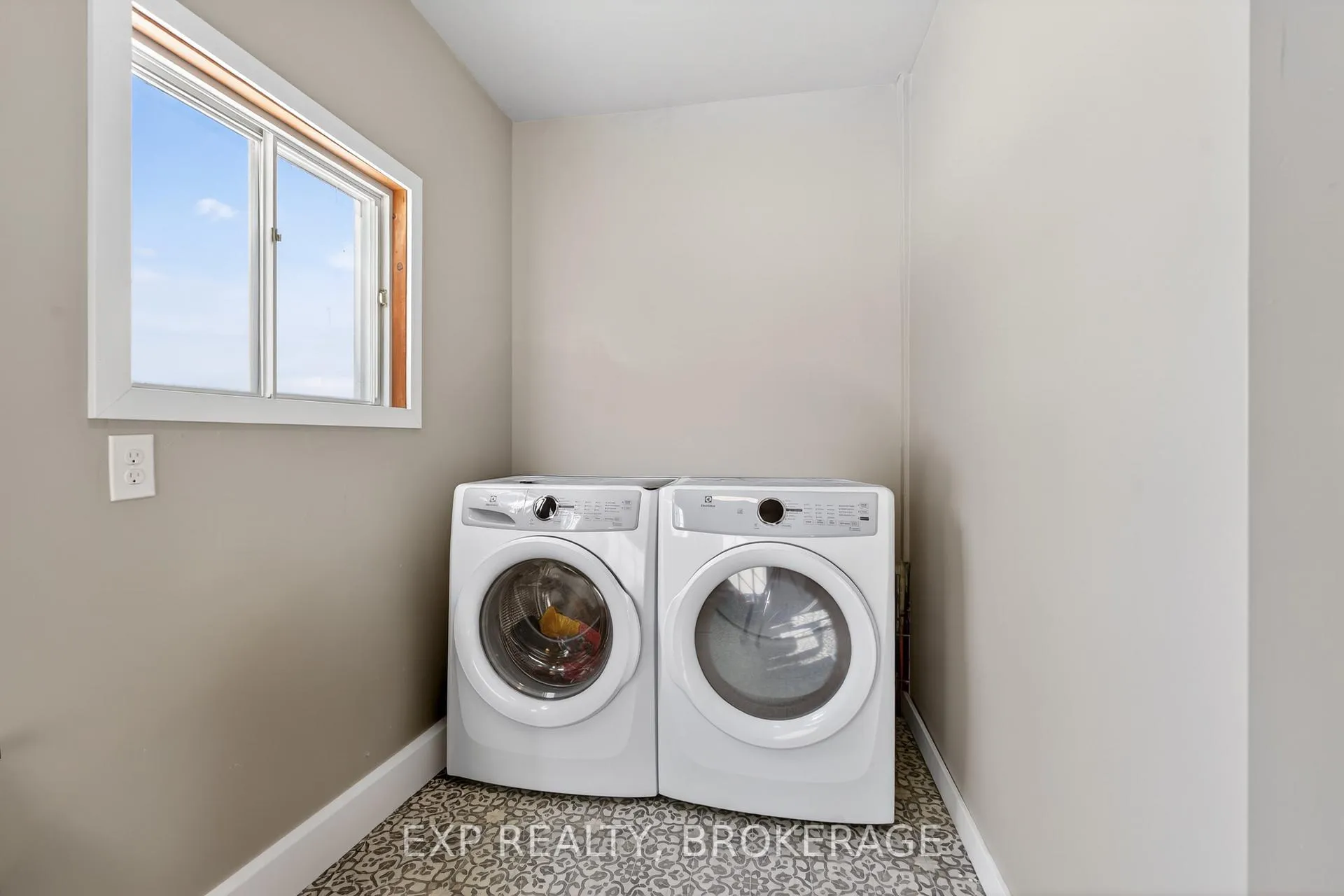 Photo 10 of 19 Whelan Street, Westport — HOMEH