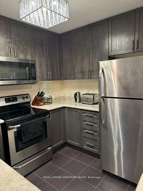 Photo 2 of 10 Waterview Drive, Hamilton, Lakeshore — HOMEH