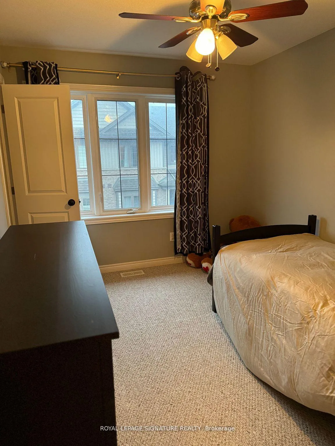 Photo 8 of 10 Waterview Drive, Hamilton, Lakeshore — HOMEH