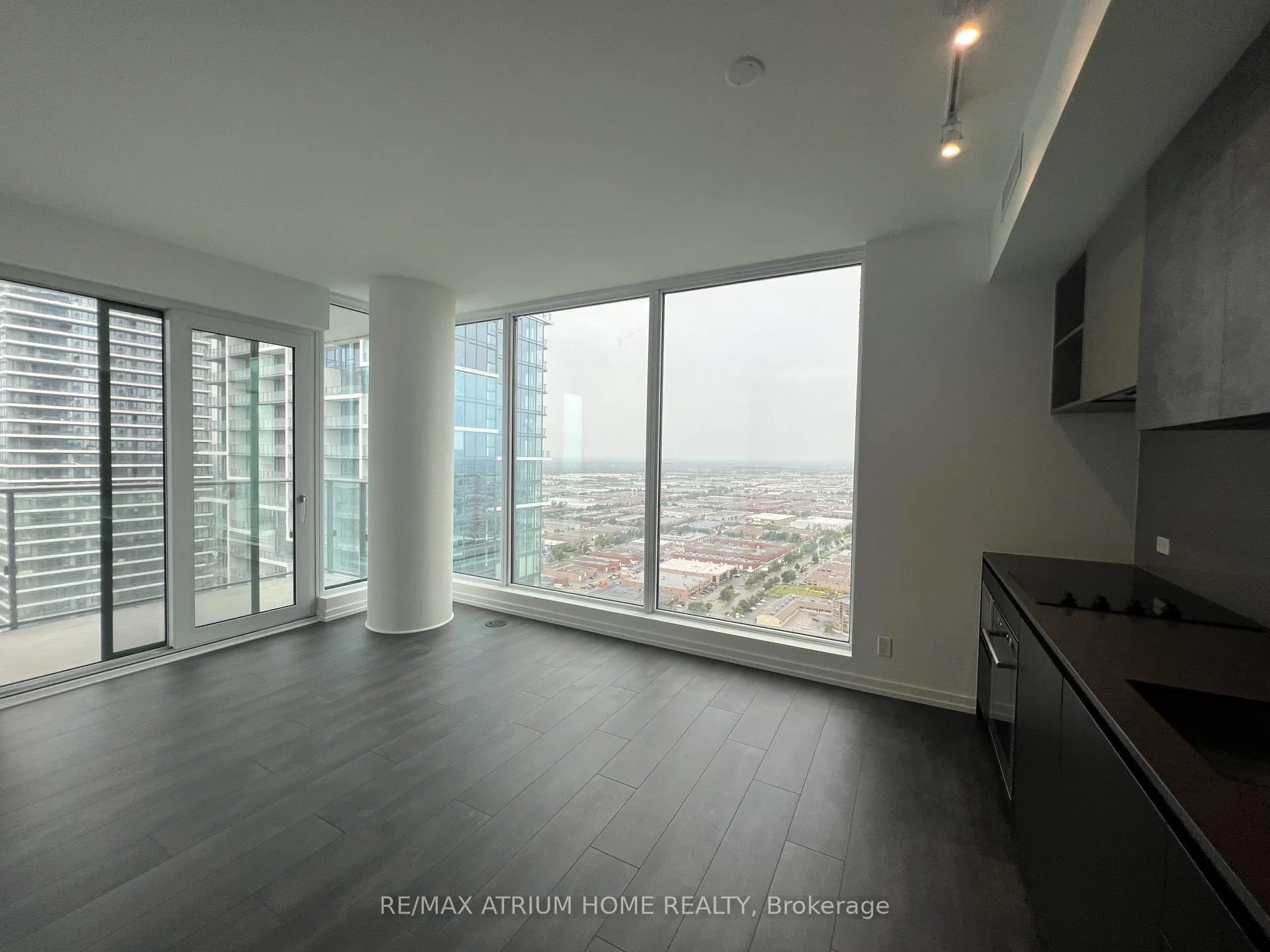Photo 4 of Unit 3906, 7890 Jane Street, Vaughan, Vaughan Corporate Centre — HOMEH