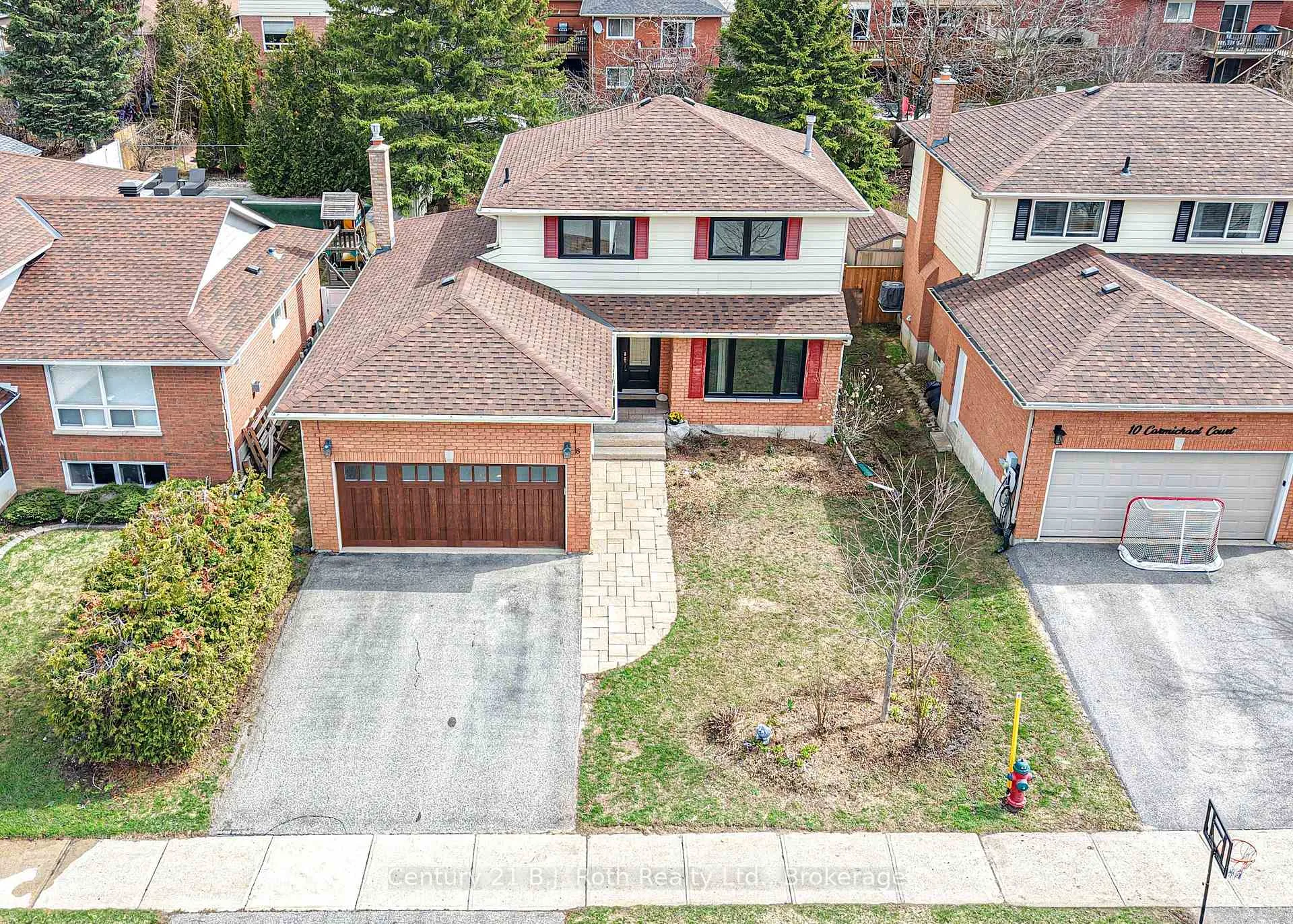 Photo 5 of 8 Carmichael Court, Orillia — HOMEH