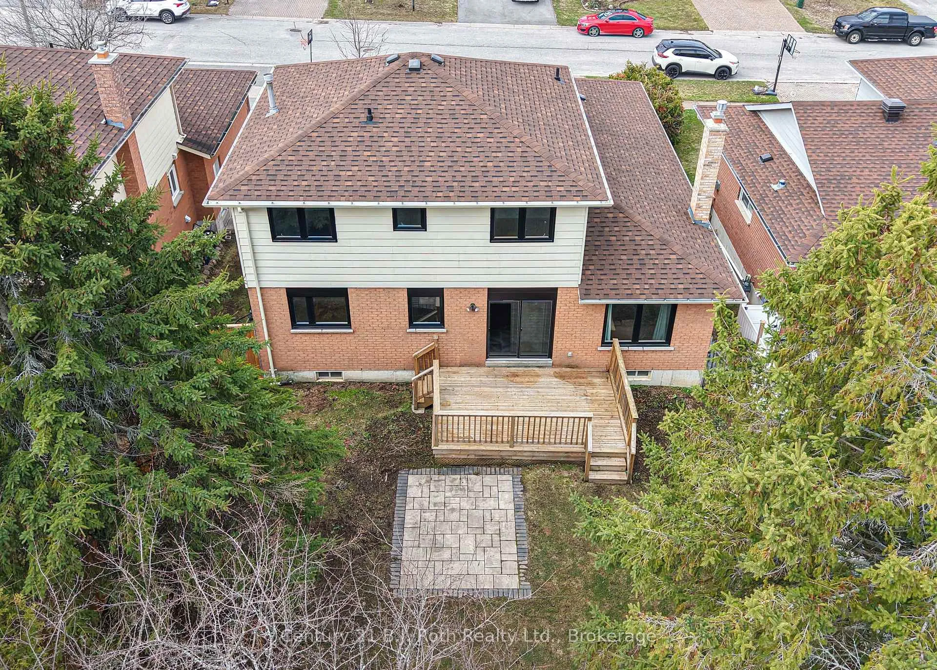Photo 6 of 8 Carmichael Court, Orillia — HOMEH