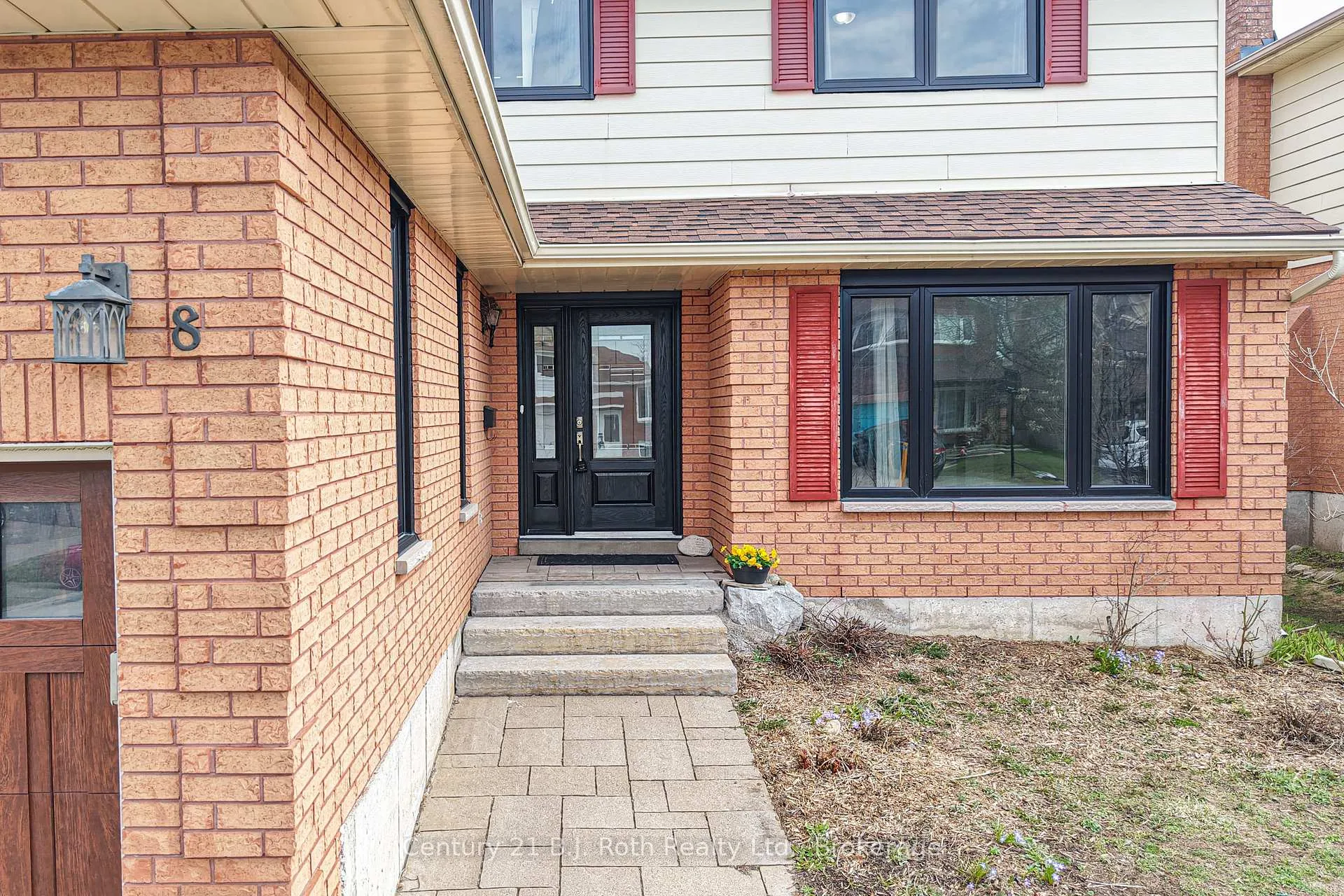 Photo 7 of 8 Carmichael Court, Orillia — HOMEH