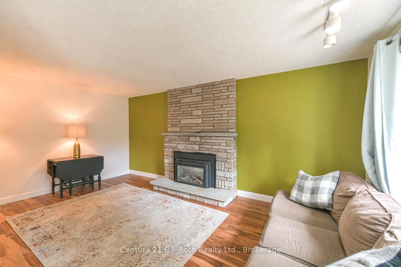 Photo 18 of 8 Carmichael Court, Orillia — HOMEH