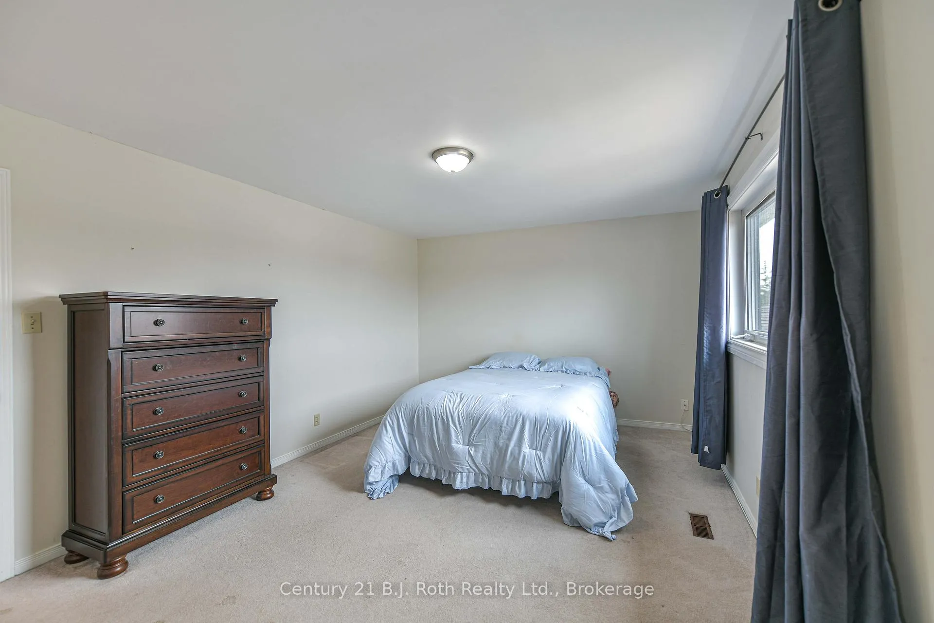 Photo 23 of 8 Carmichael Court, Orillia — HOMEH