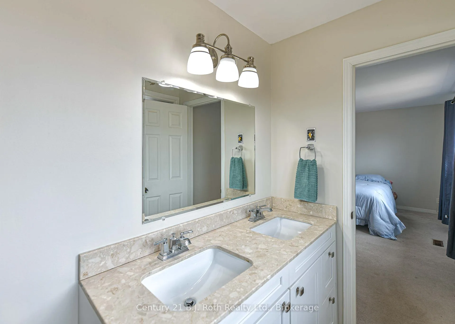 Photo 26 of 8 Carmichael Court, Orillia — HOMEH