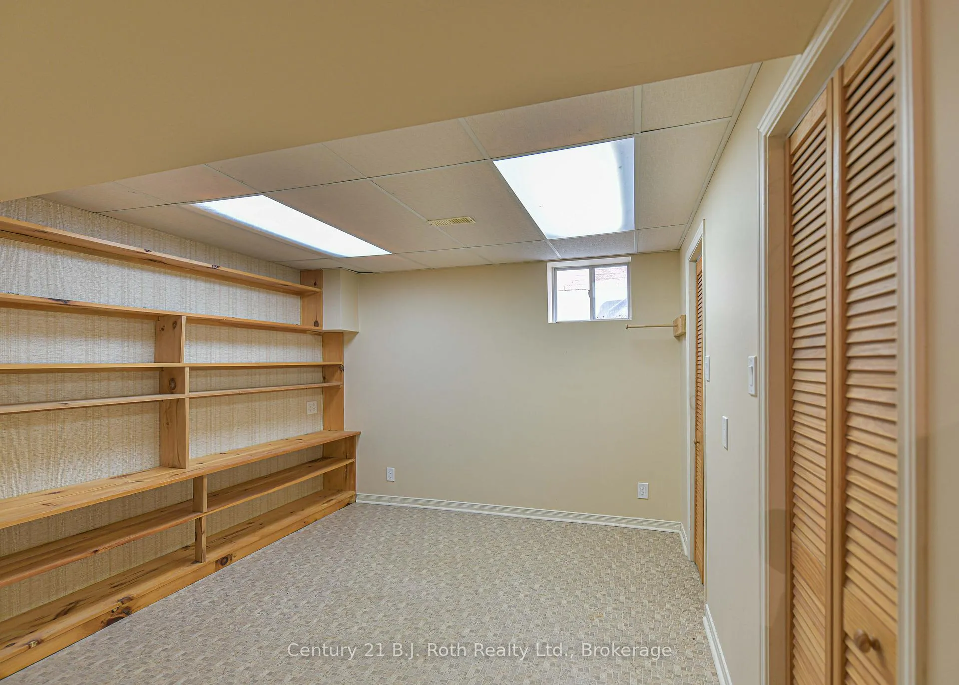 Photo 35 of 8 Carmichael Court, Orillia — HOMEH