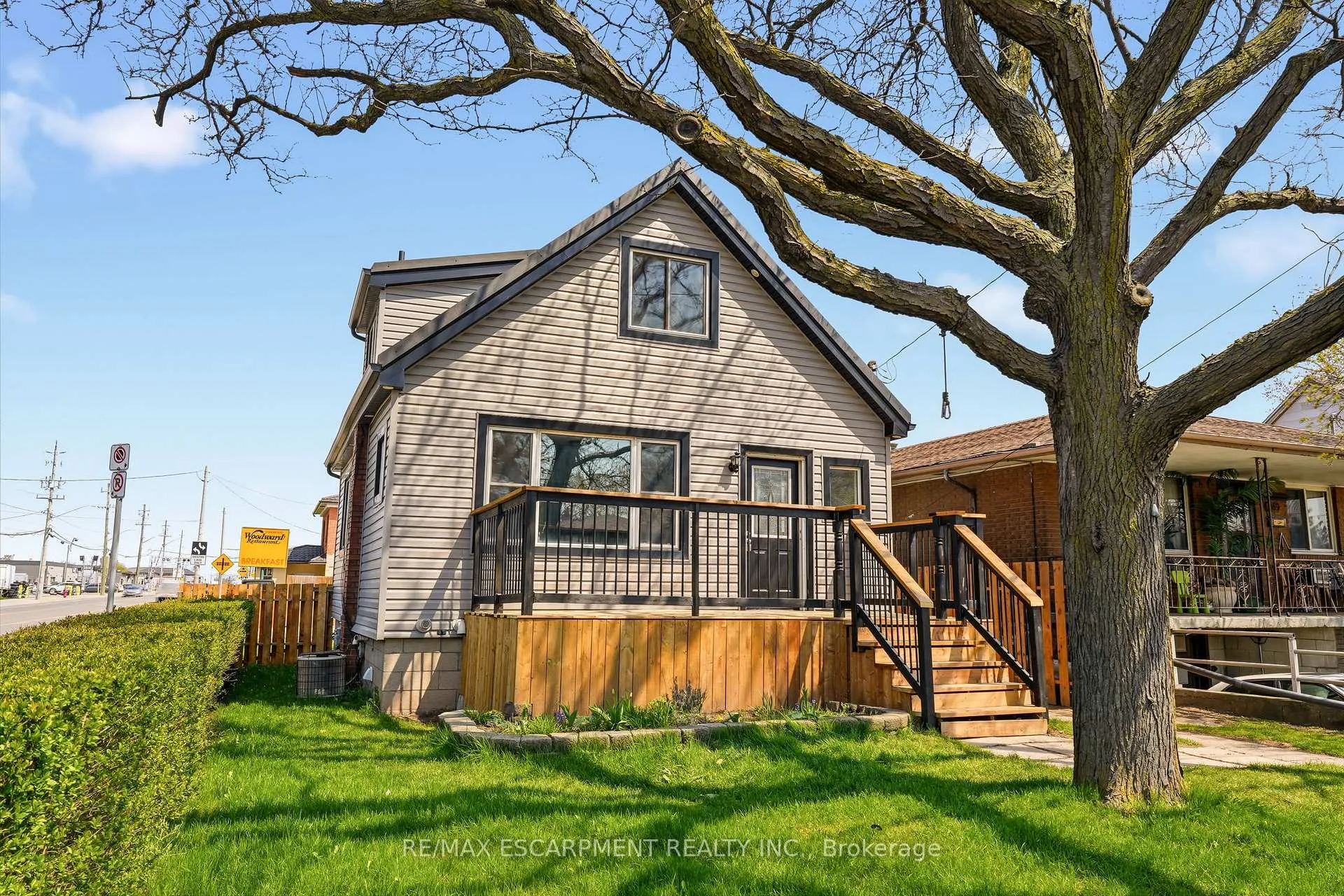 Photo 2 of 267 Vansitmart Avenue, Hamilton, McQuesten — HOMEH