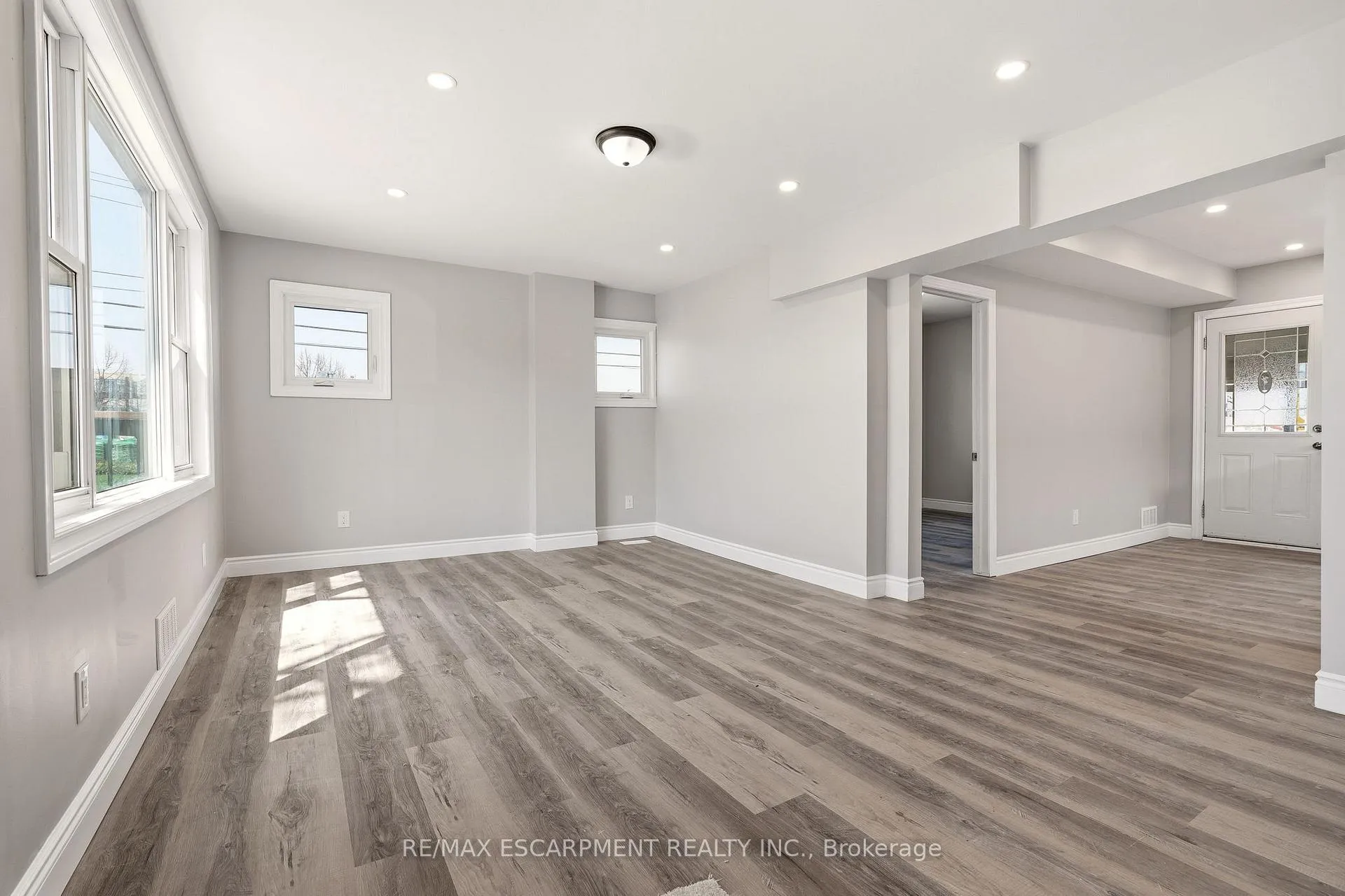 Photo 6 of 267 Vansitmart Avenue, Hamilton, McQuesten — HOMEH