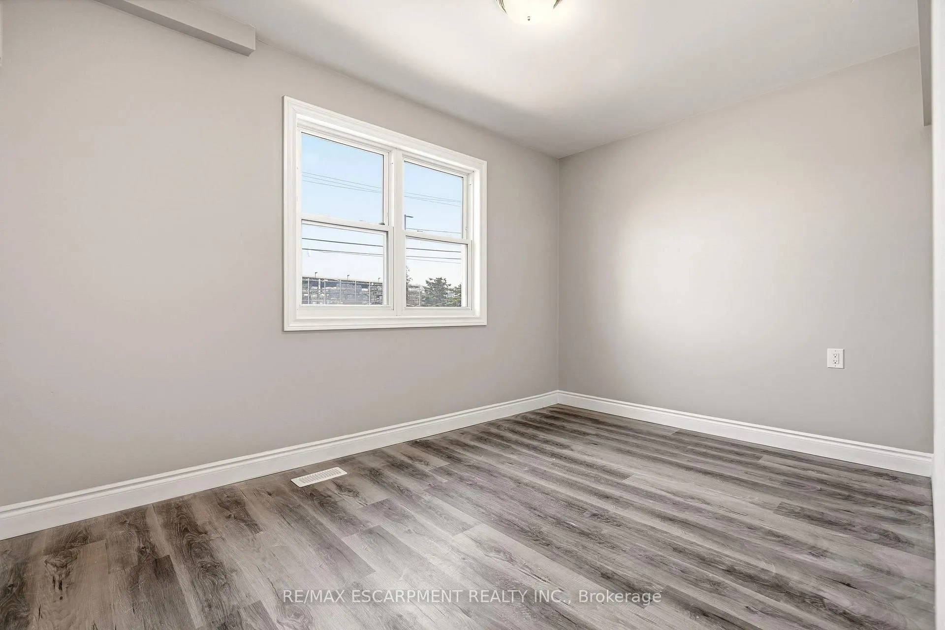 Photo 12 of 267 Vansitmart Avenue, Hamilton, McQuesten — HOMEH