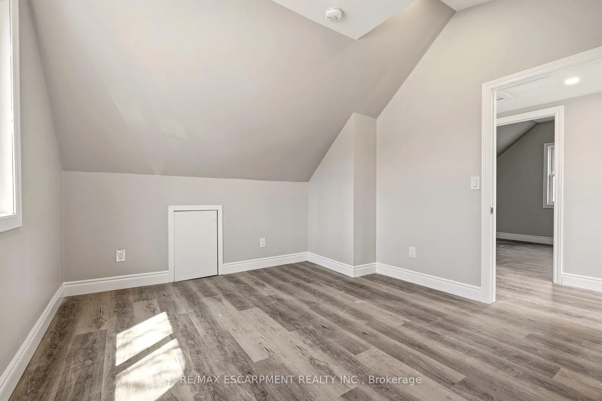 Photo 16 of 267 Vansitmart Avenue, Hamilton, McQuesten — HOMEH