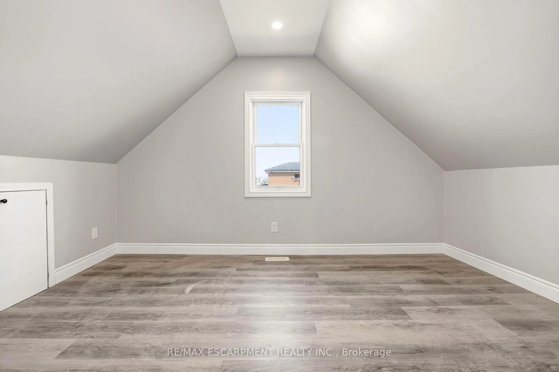 Photo 17 of 267 Vansitmart Avenue, Hamilton, McQuesten — HOMEH
