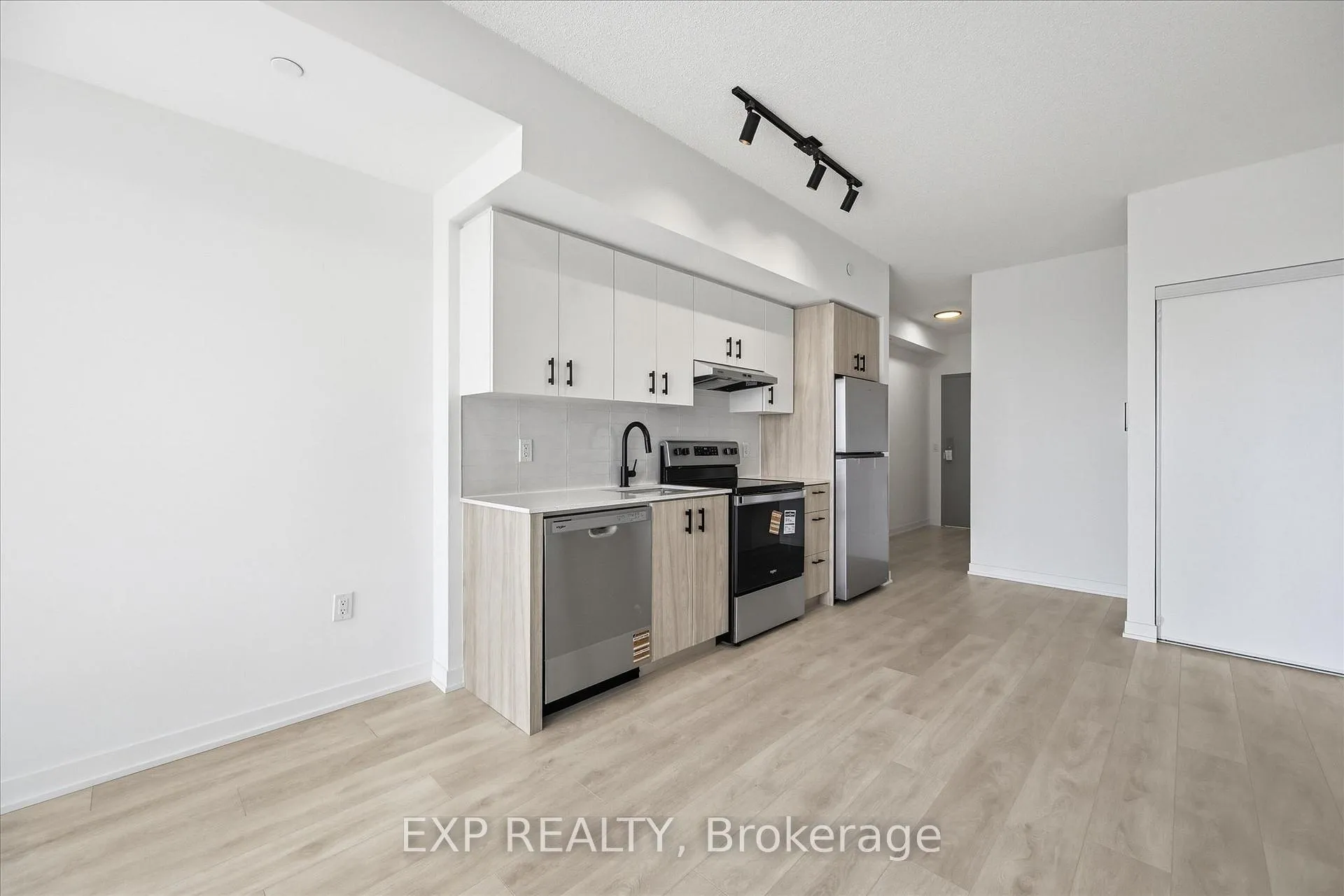 Photo 6 of Unit D702, 4878 Powers Common, Burlington, Alton — HOMEH