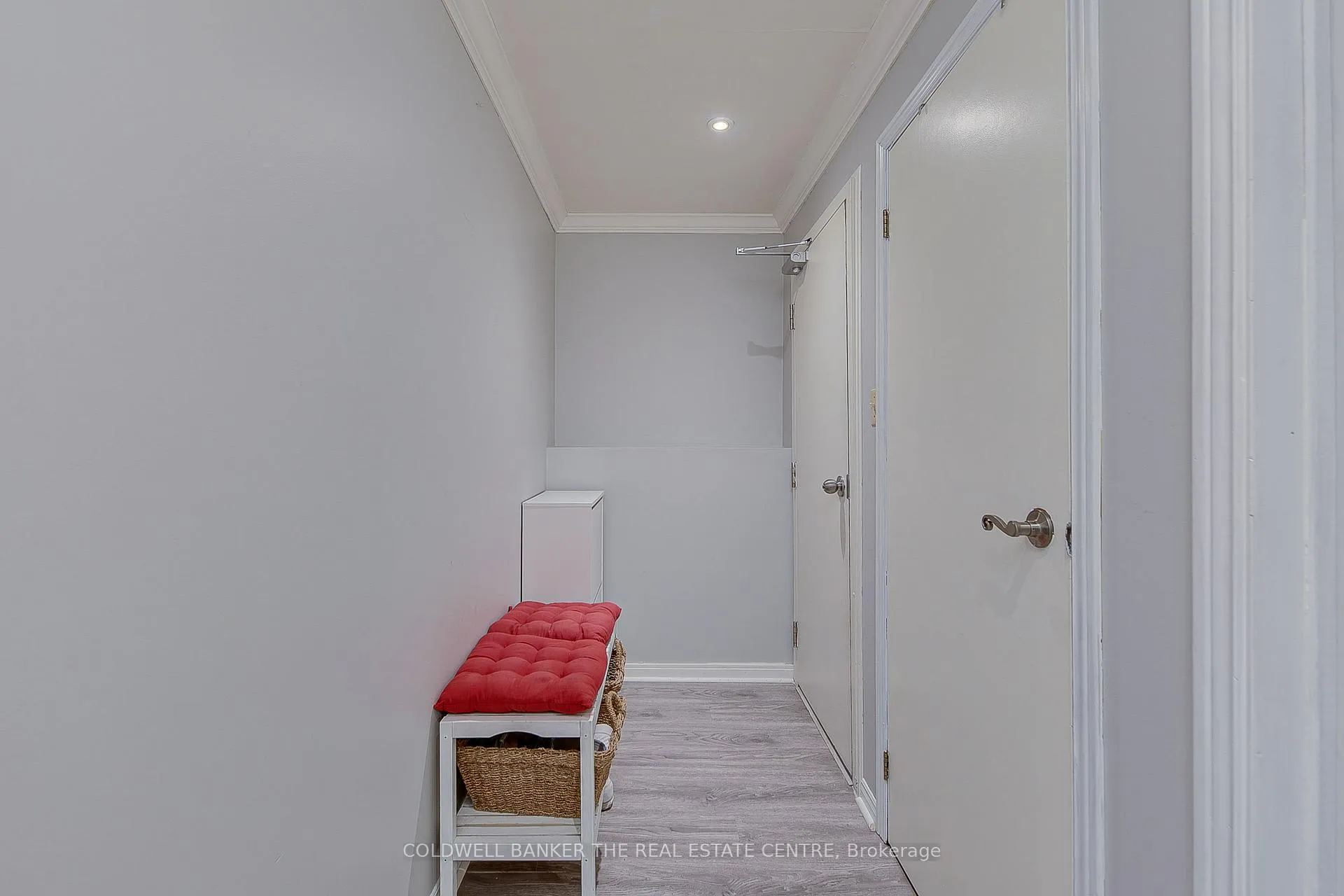 Photo 3 of 64 Mcconkey Place, Barrie, Allandale Heights — HOMEH