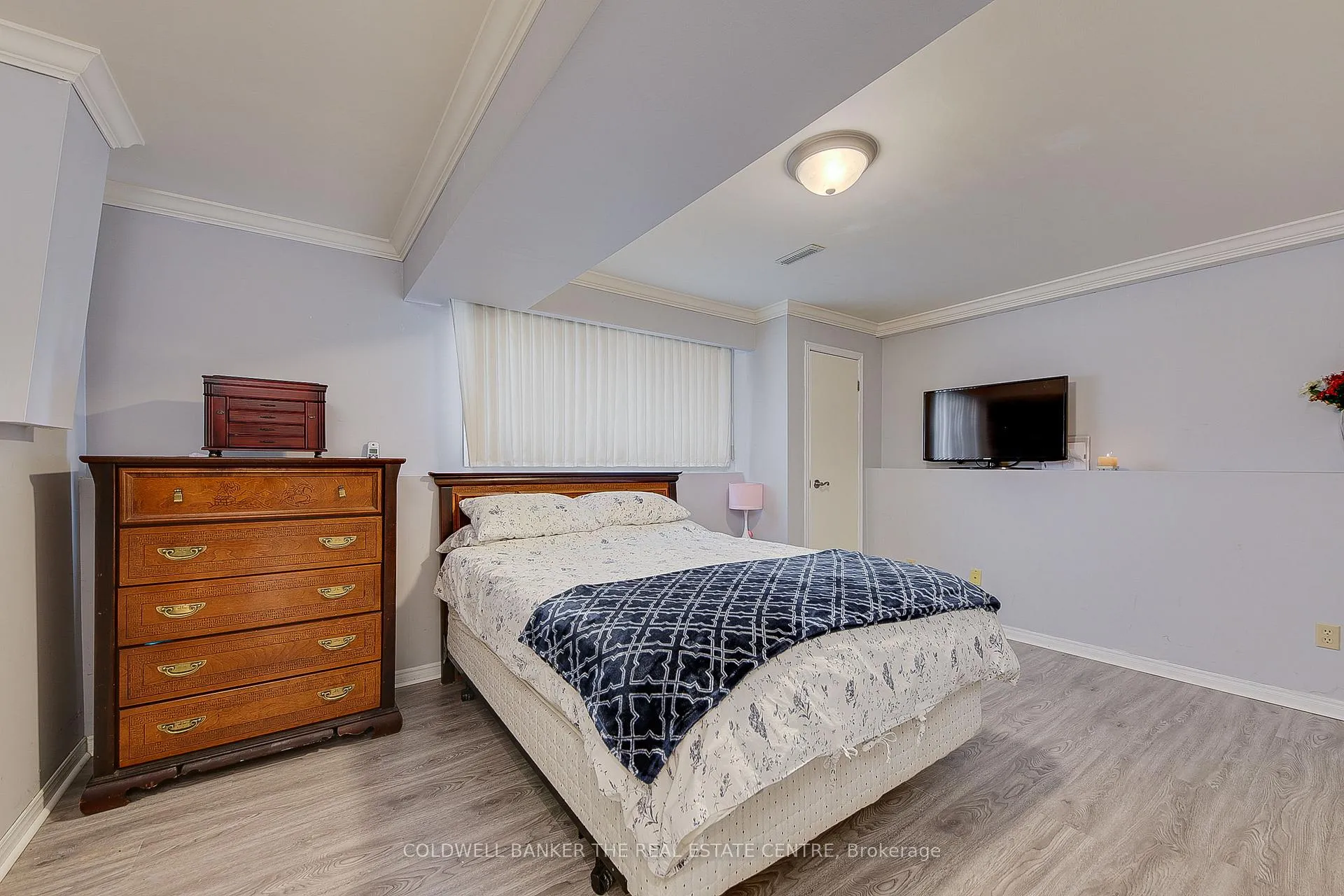 Photo 8 of 64 Mcconkey Place, Barrie, Allandale Heights — HOMEH