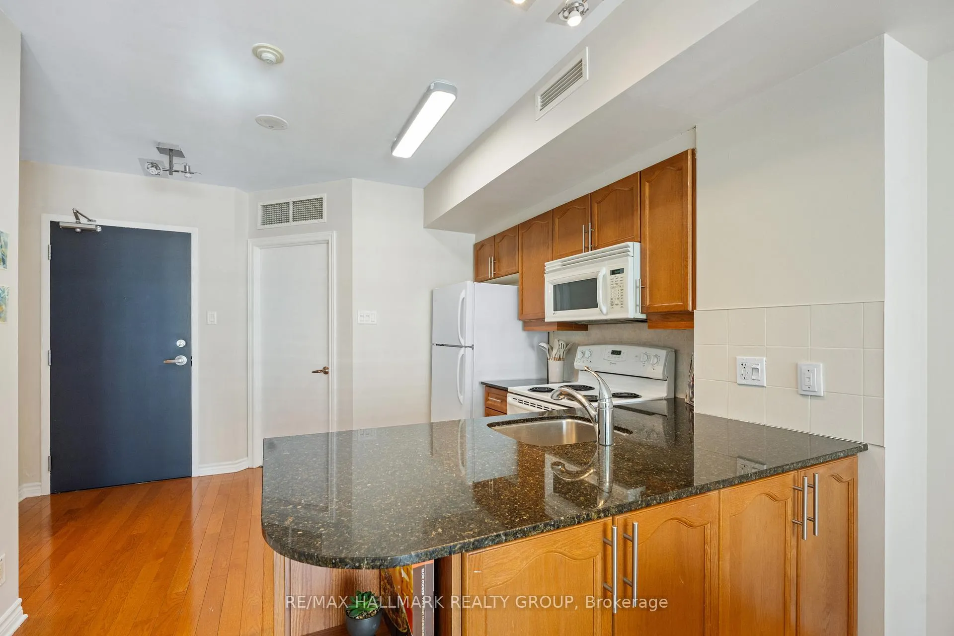 Photo 7 of Unit 2103, 445 Laurier Avenue W, Ottawa, Ottawa Centre — HOMEH
