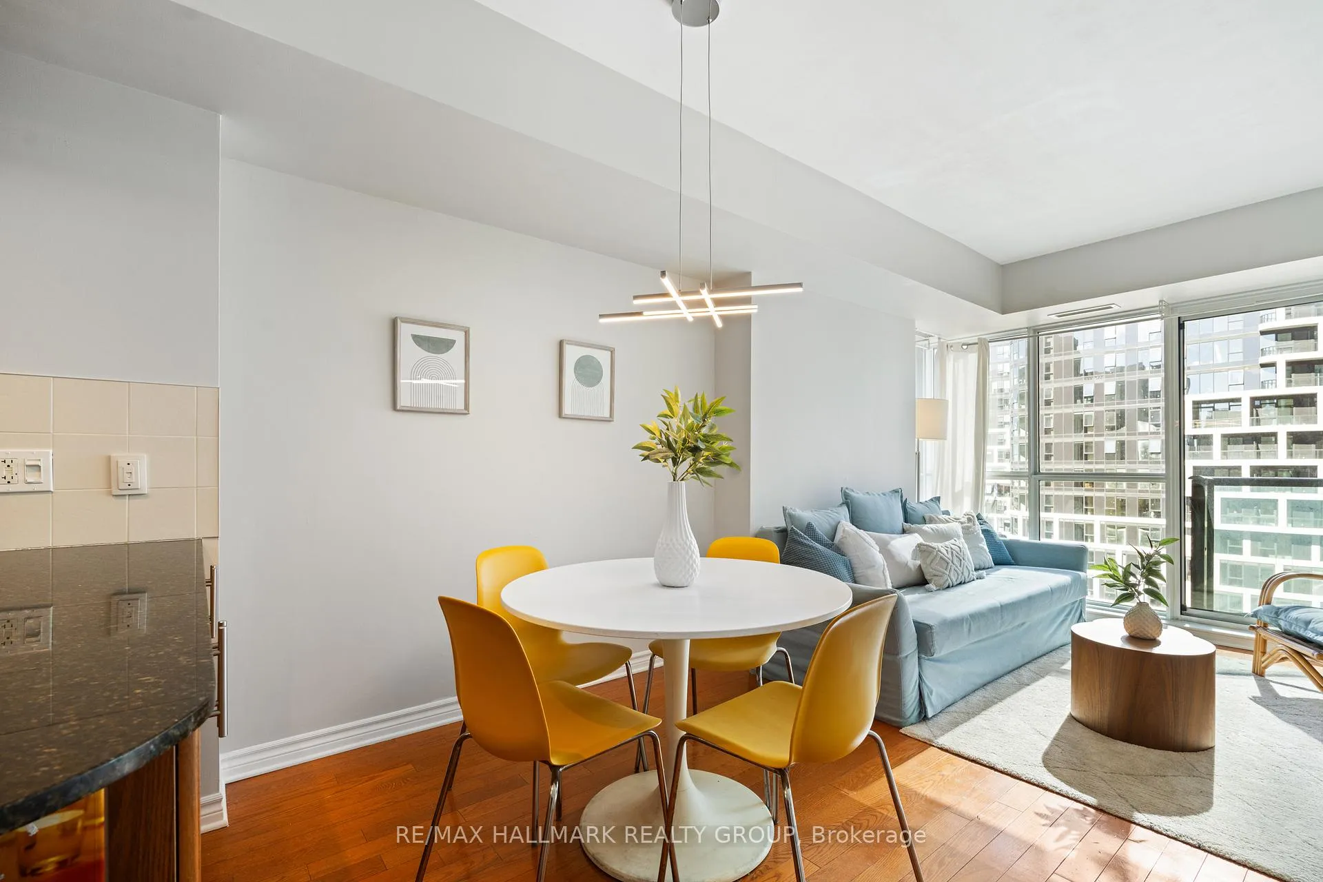 Photo 10 of Unit 2103, 445 Laurier Avenue W, Ottawa, Ottawa Centre — HOMEH