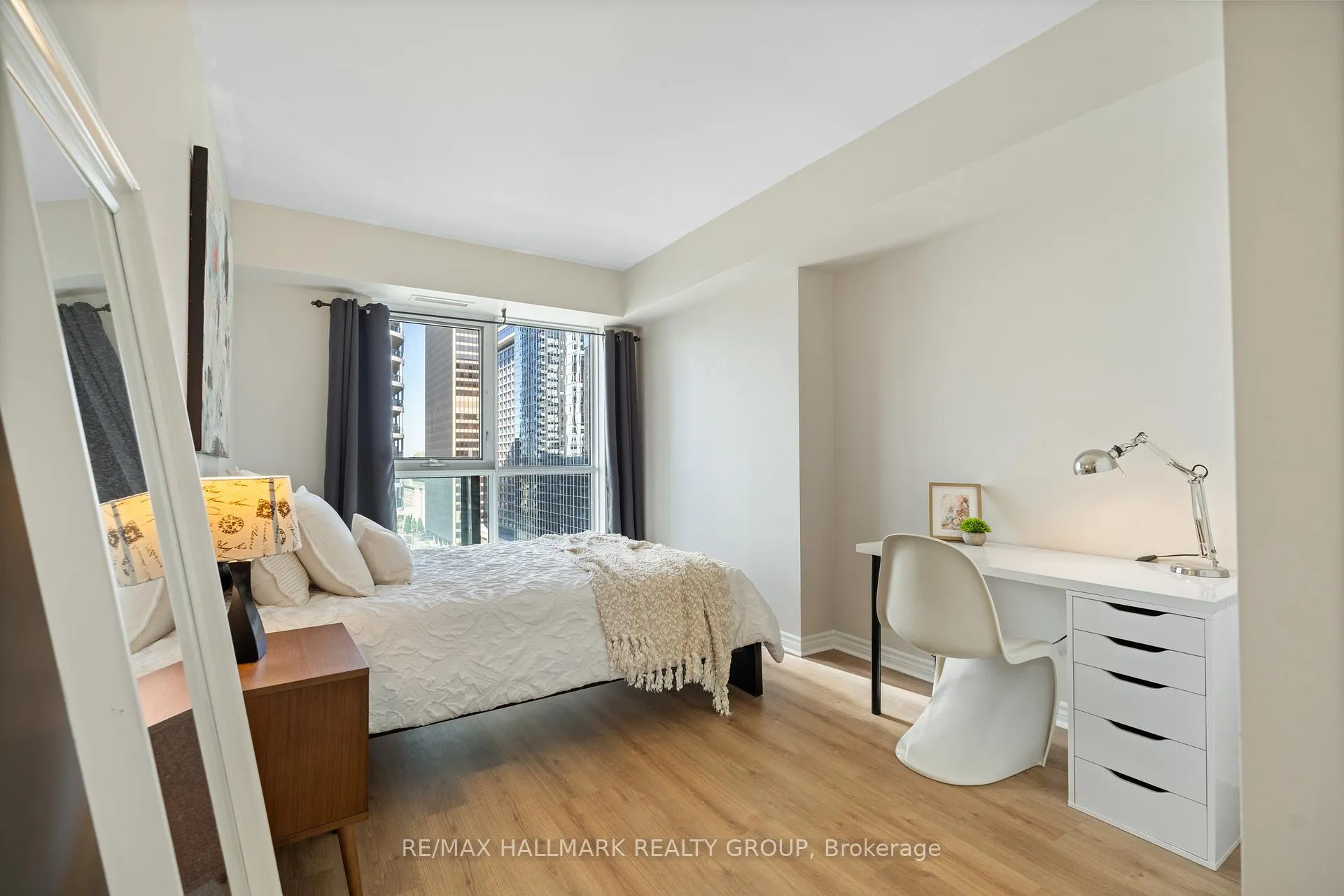Photo 11 of Unit 2103, 445 Laurier Avenue W, Ottawa, Ottawa Centre — HOMEH