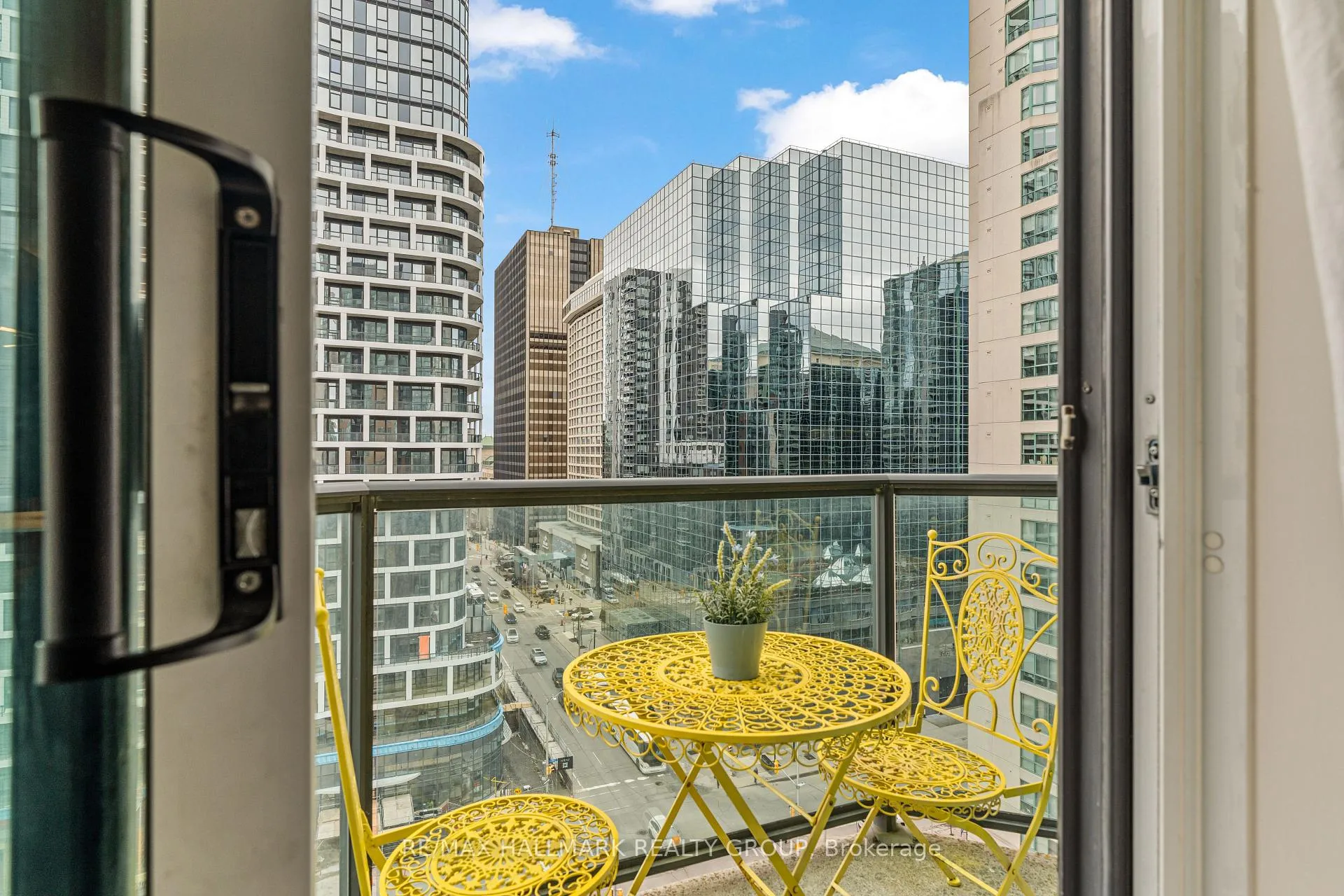 Photo 27 of Unit 2103, 445 Laurier Avenue W, Ottawa, Ottawa Centre — HOMEH