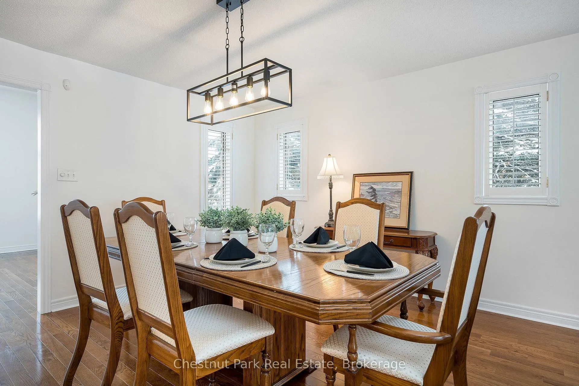 Photo 10 of 16 Green Pine Crescent, Wasaga Beach — HOMEH