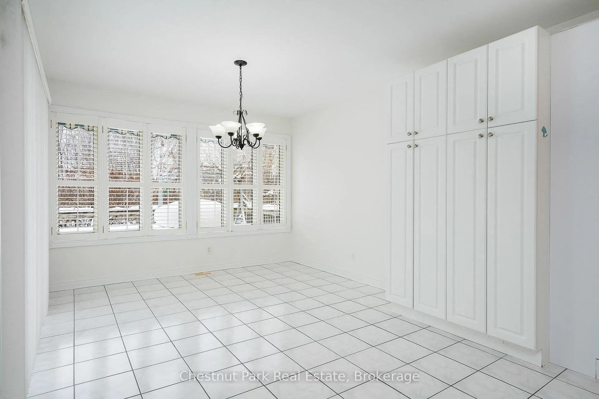 Photo 12 of 16 Green Pine Crescent, Wasaga Beach — HOMEH