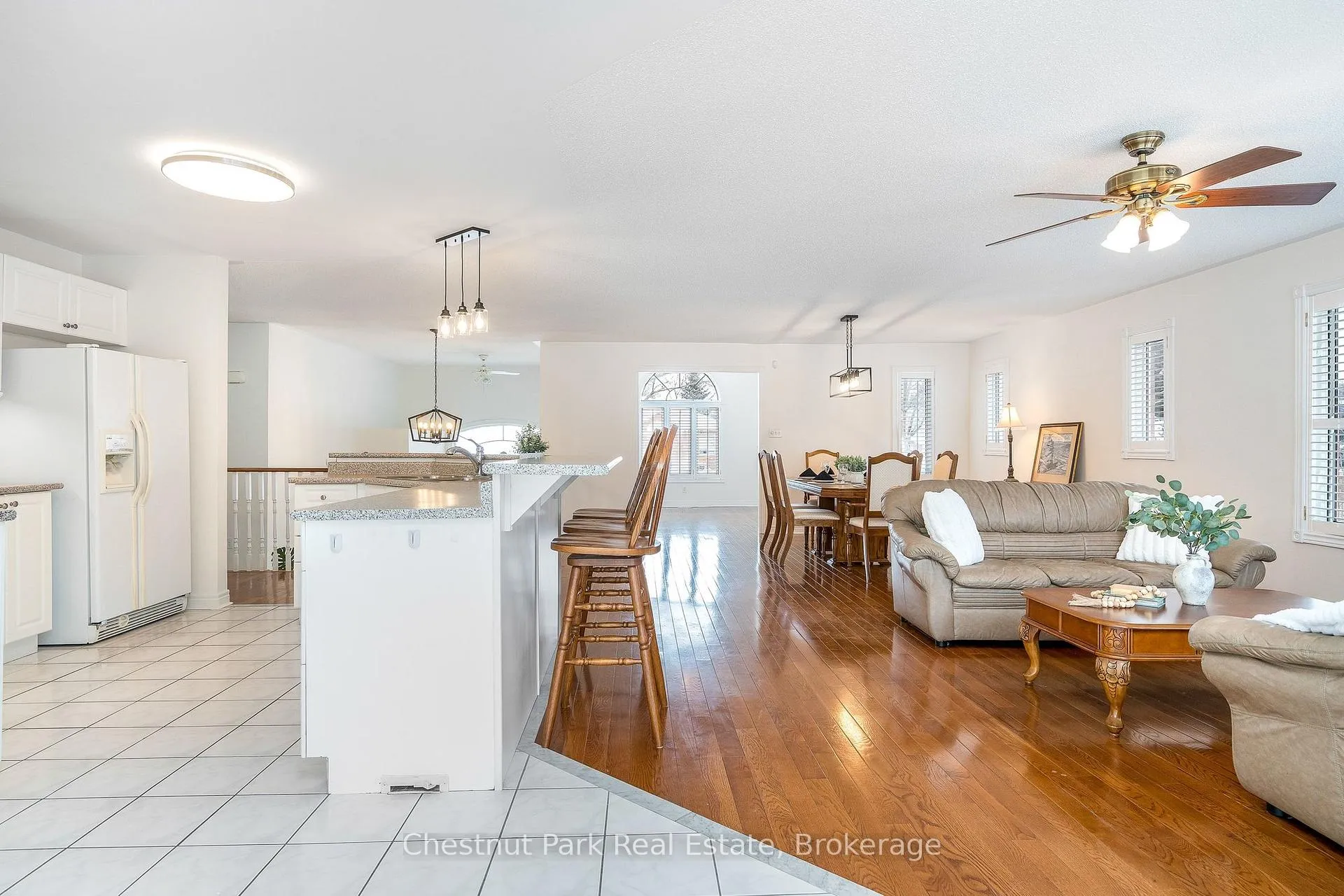 Photo 15 of 16 Green Pine Crescent, Wasaga Beach — HOMEH
