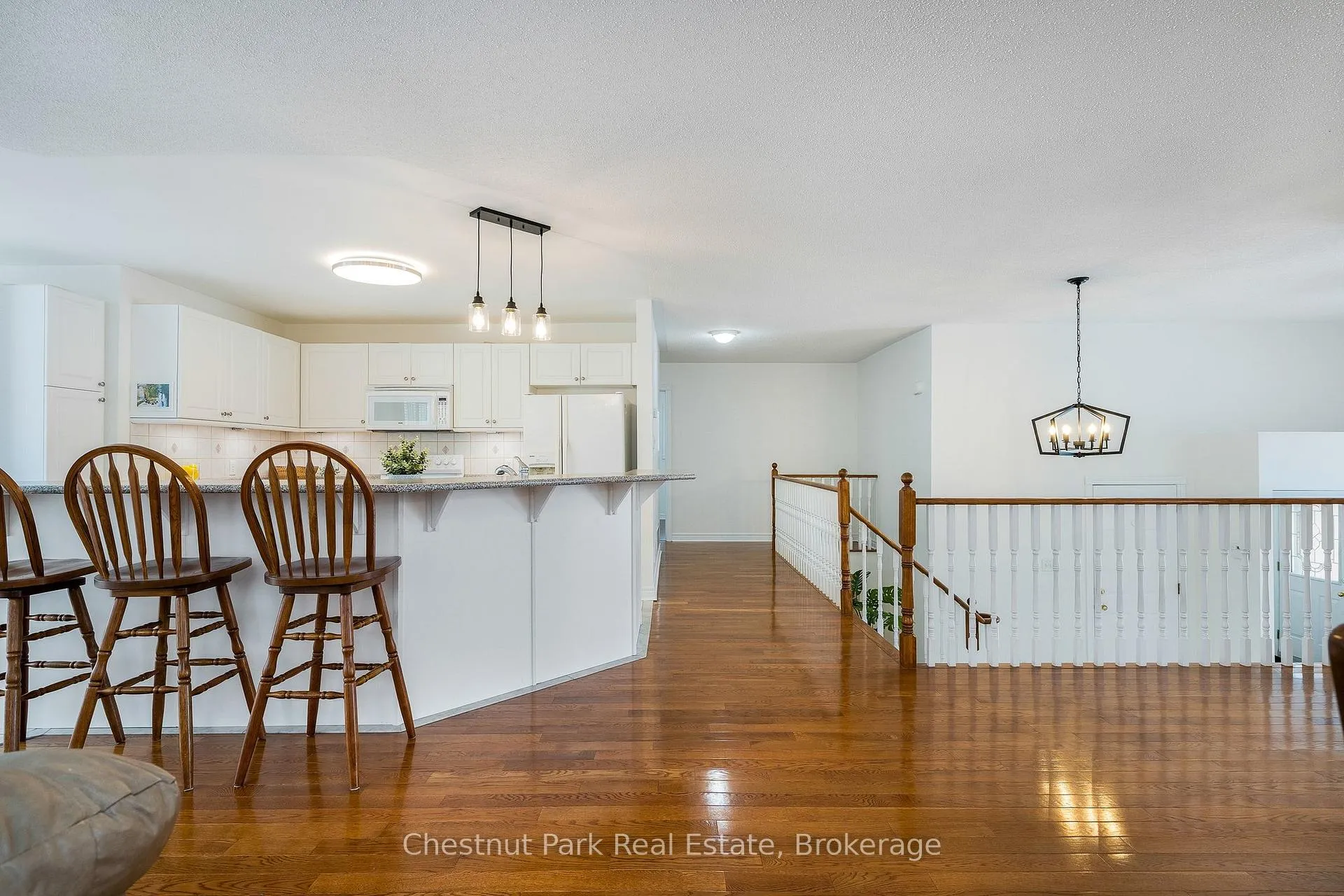 Photo 18 of 16 Green Pine Crescent, Wasaga Beach — HOMEH
