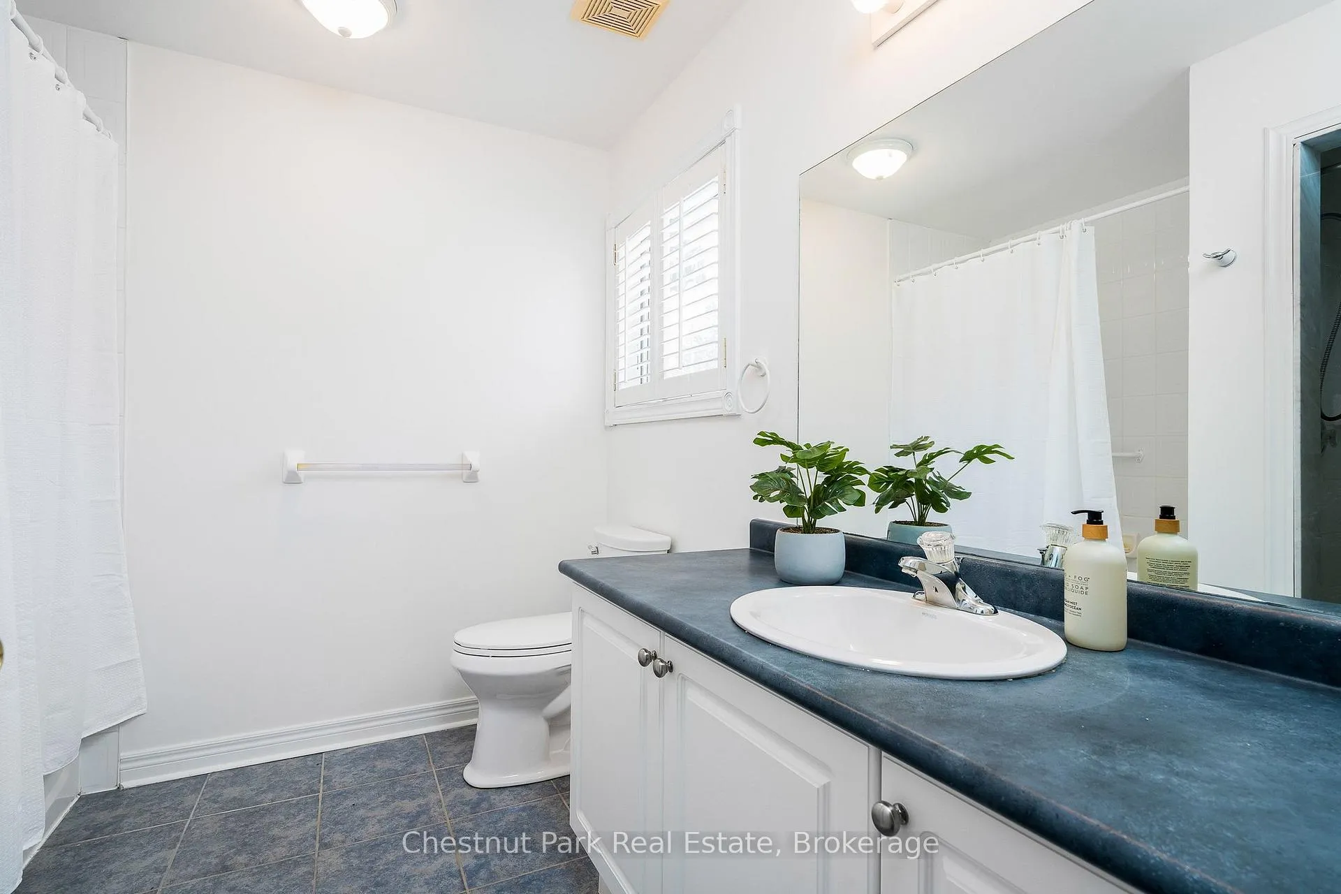 Photo 25 of 16 Green Pine Crescent, Wasaga Beach — HOMEH