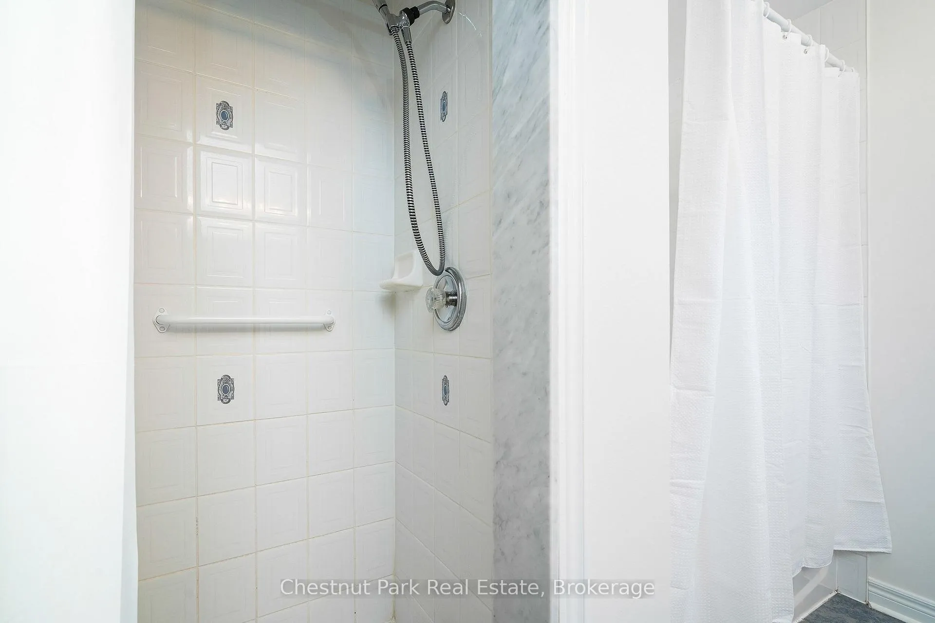Photo 26 of 16 Green Pine Crescent, Wasaga Beach — HOMEH