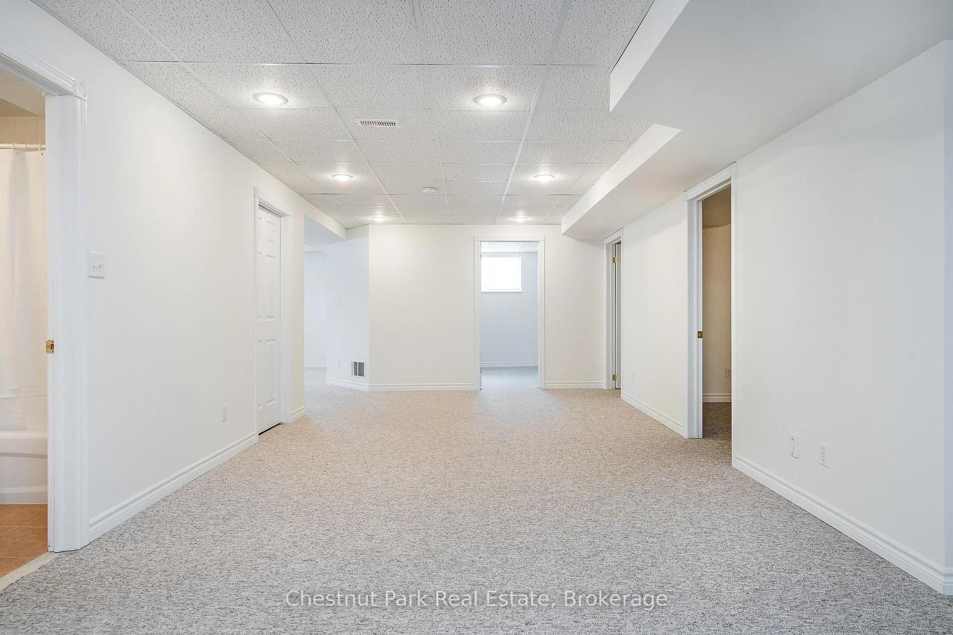Photo 32 of 16 Green Pine Crescent, Wasaga Beach — HOMEH