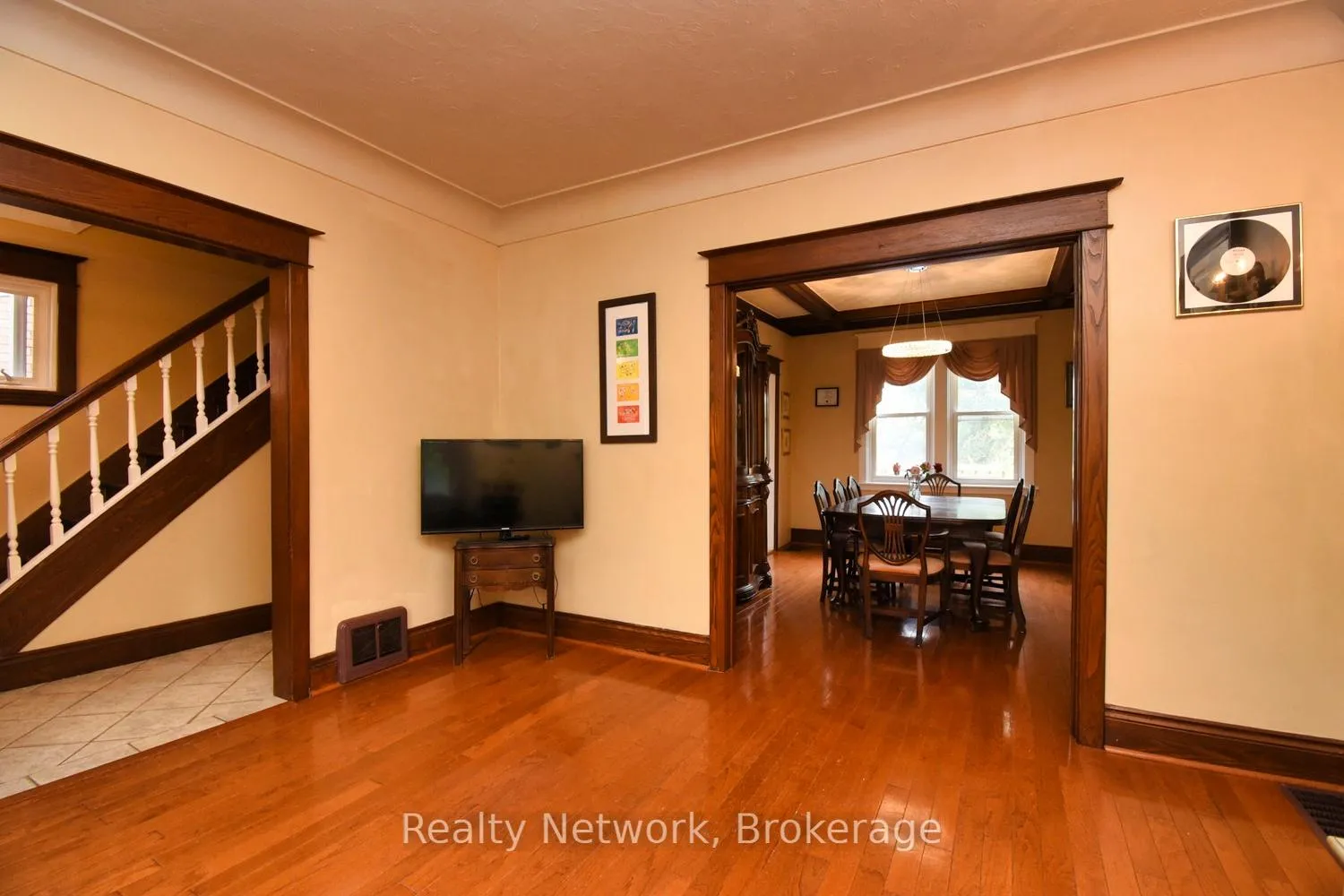 Photo 8 of 522 Aberdeen Avenue, Hamilton, Kirkendall — HOMEH