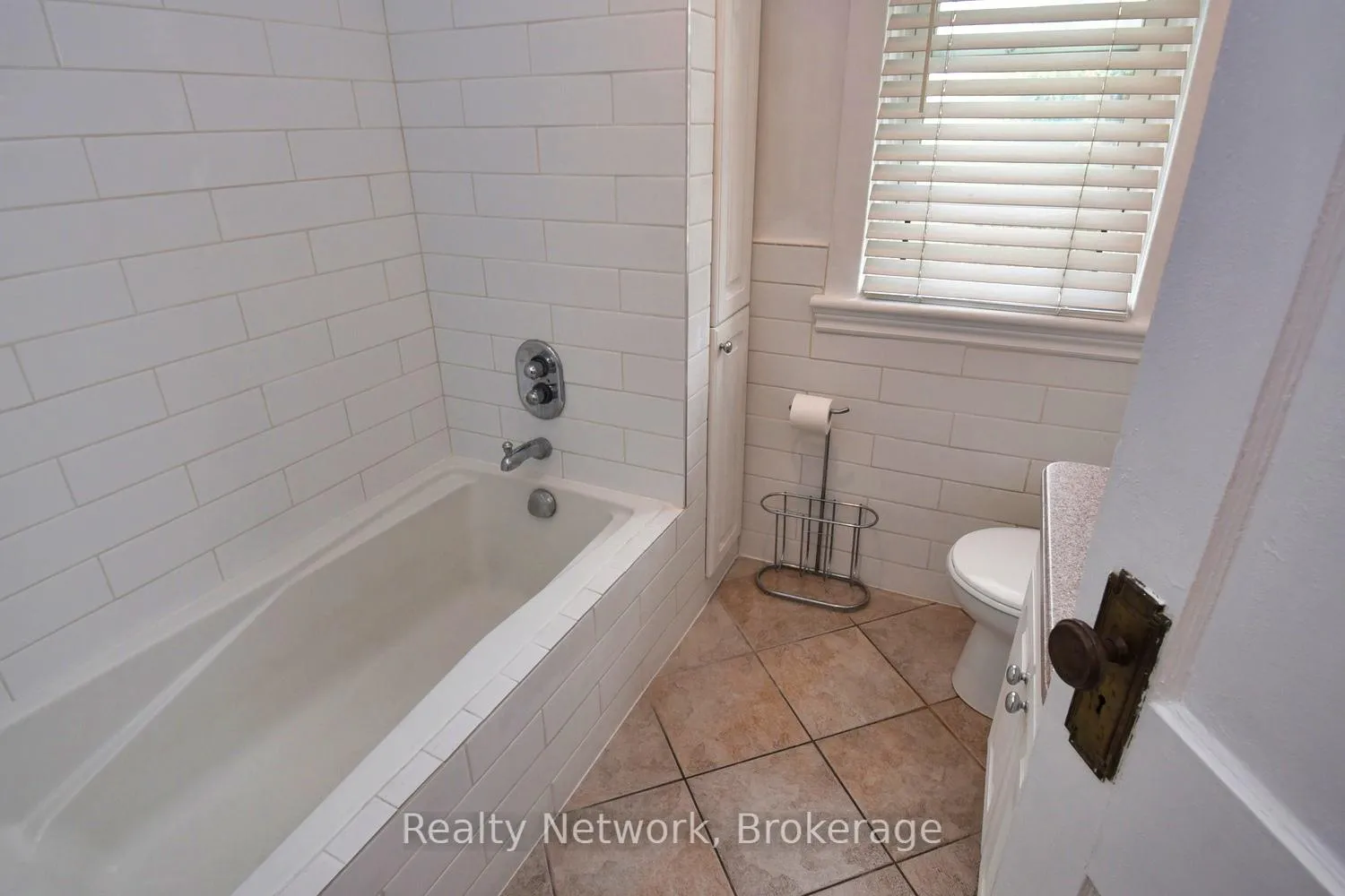Photo 18 of 522 Aberdeen Avenue, Hamilton, Kirkendall — HOMEH