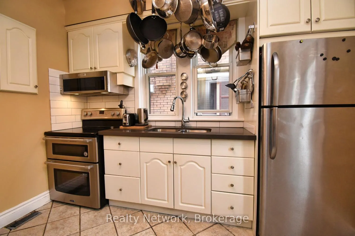 Photo 23 of 522 Aberdeen Avenue, Hamilton, Kirkendall — HOMEH