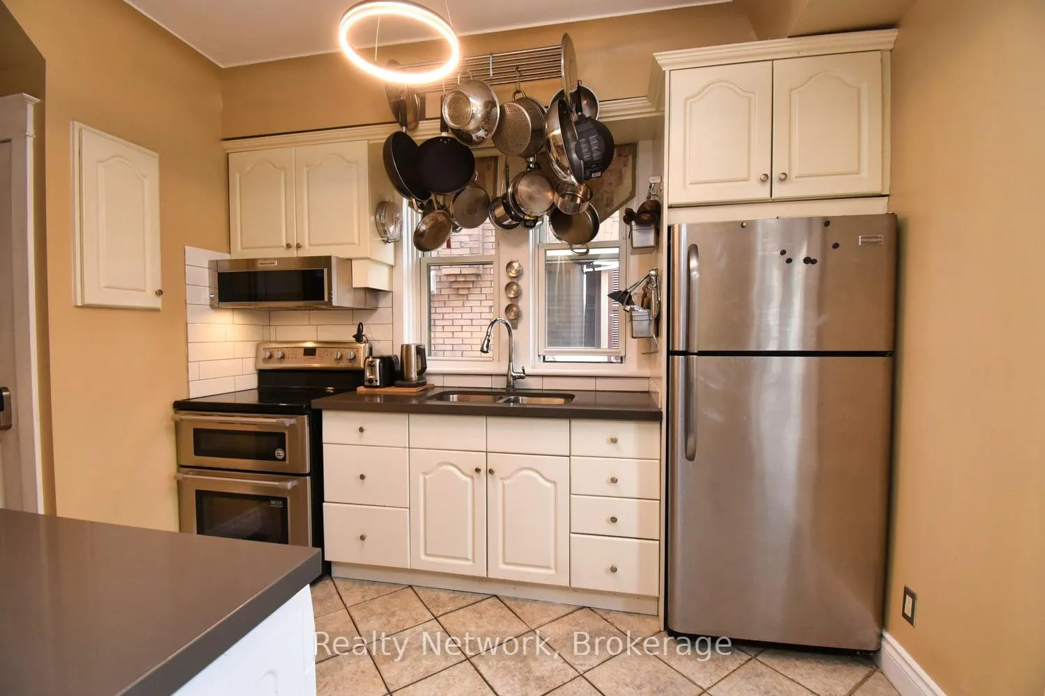 Photo 24 of 522 Aberdeen Avenue, Hamilton, Kirkendall — HOMEH
