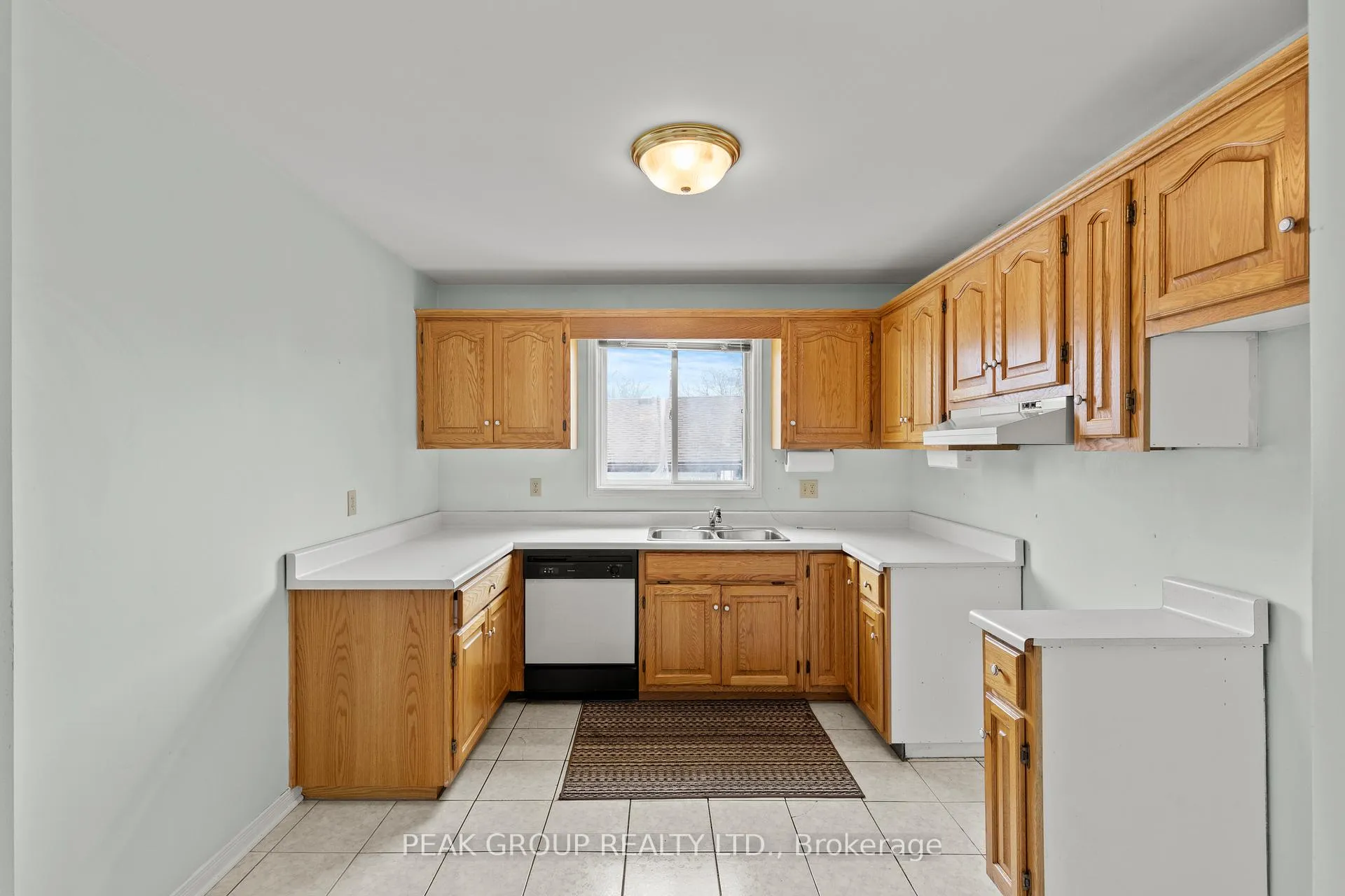 Photo 14 of 7953 Paddock Trail, Niagara Falls, Ascot — HOMEH