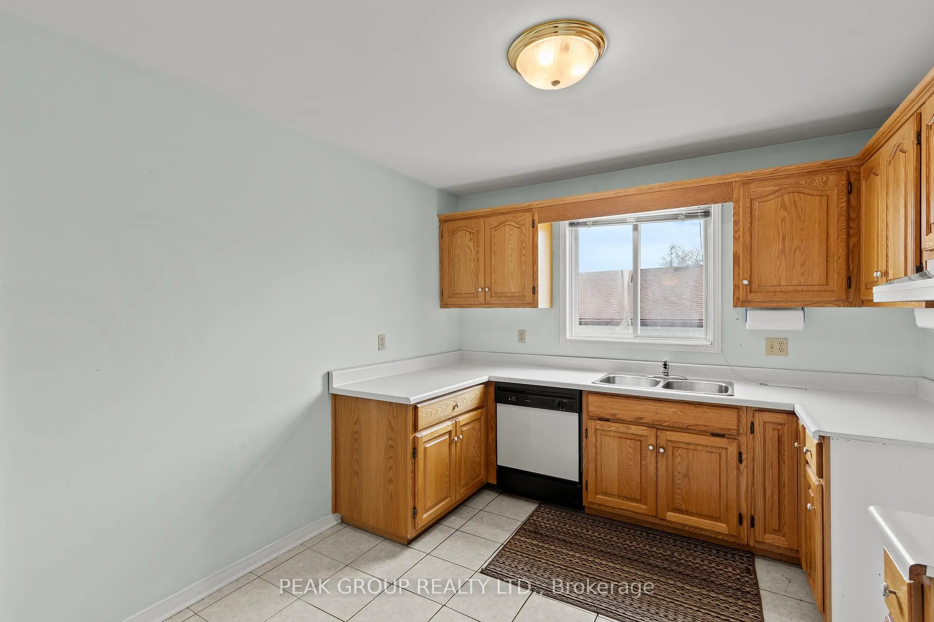 Photo 15 of 7953 Paddock Trail, Niagara Falls, Ascot — HOMEH