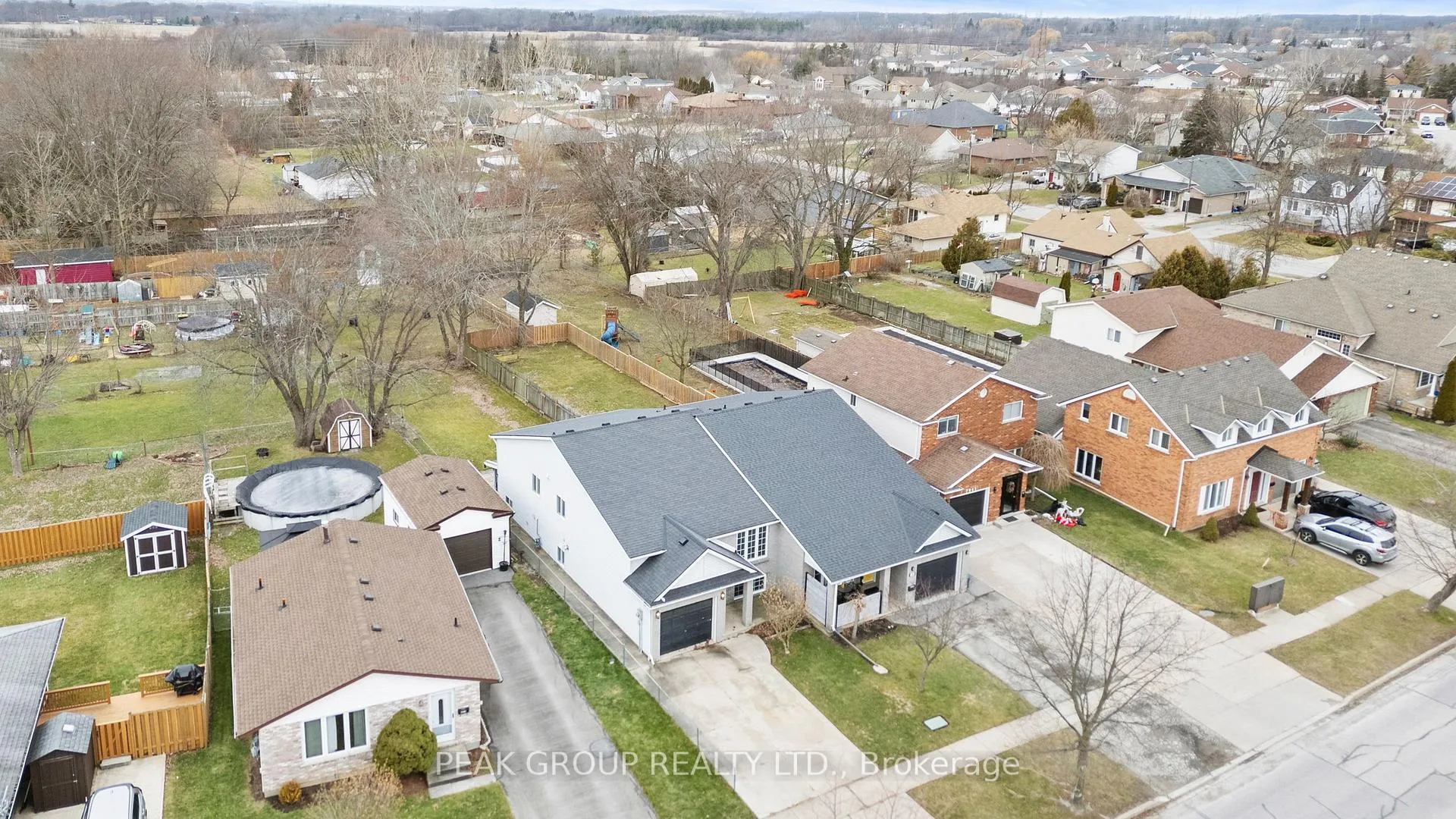 Photo 42 of 7953 Paddock Trail, Niagara Falls, Ascot — HOMEH