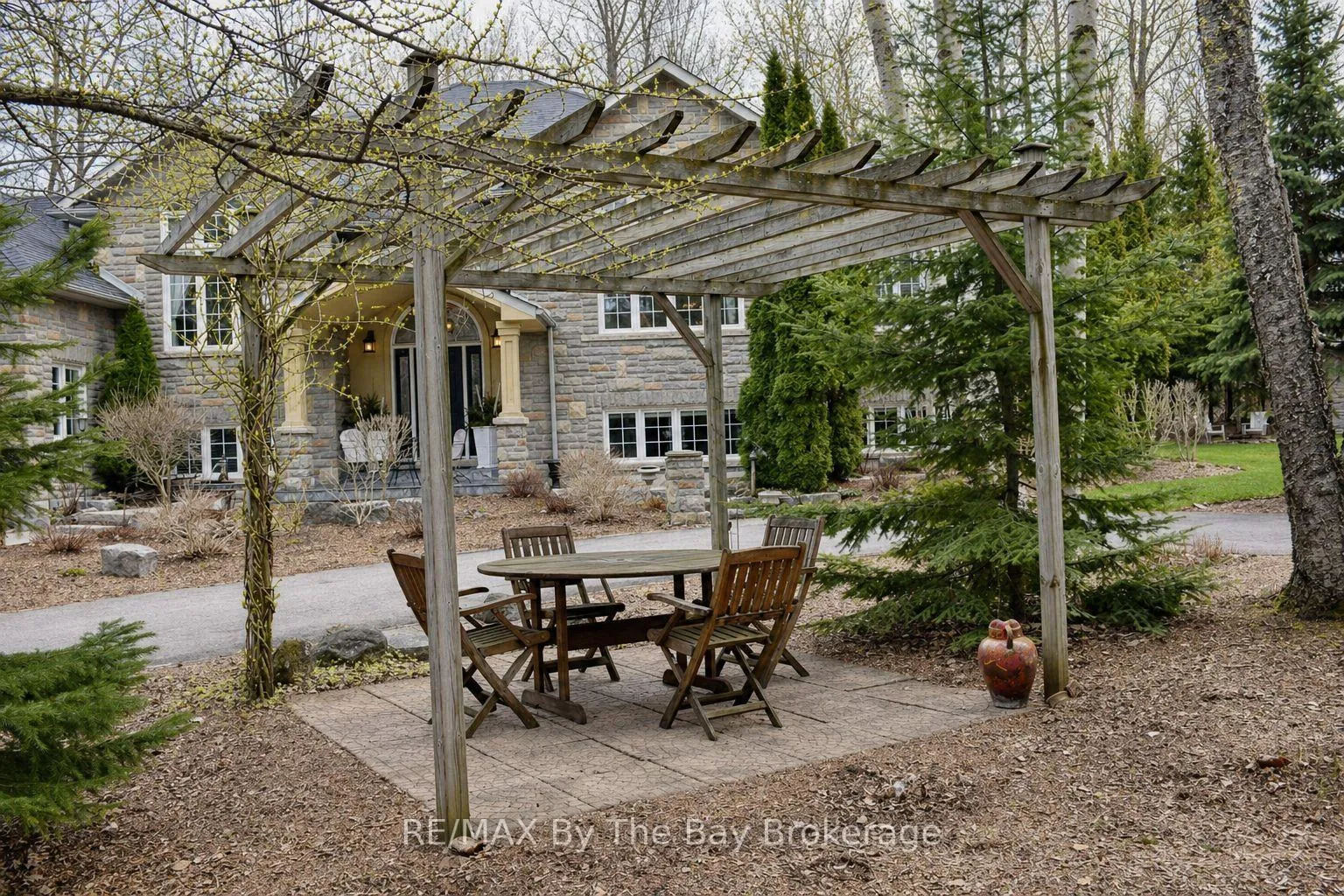 Photo 3 of 15 Lily Drive, Wasaga Beach — HOMEH