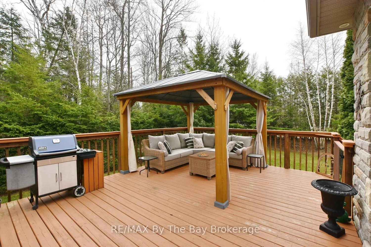 Photo 5 of 15 Lily Drive, Wasaga Beach — HOMEH