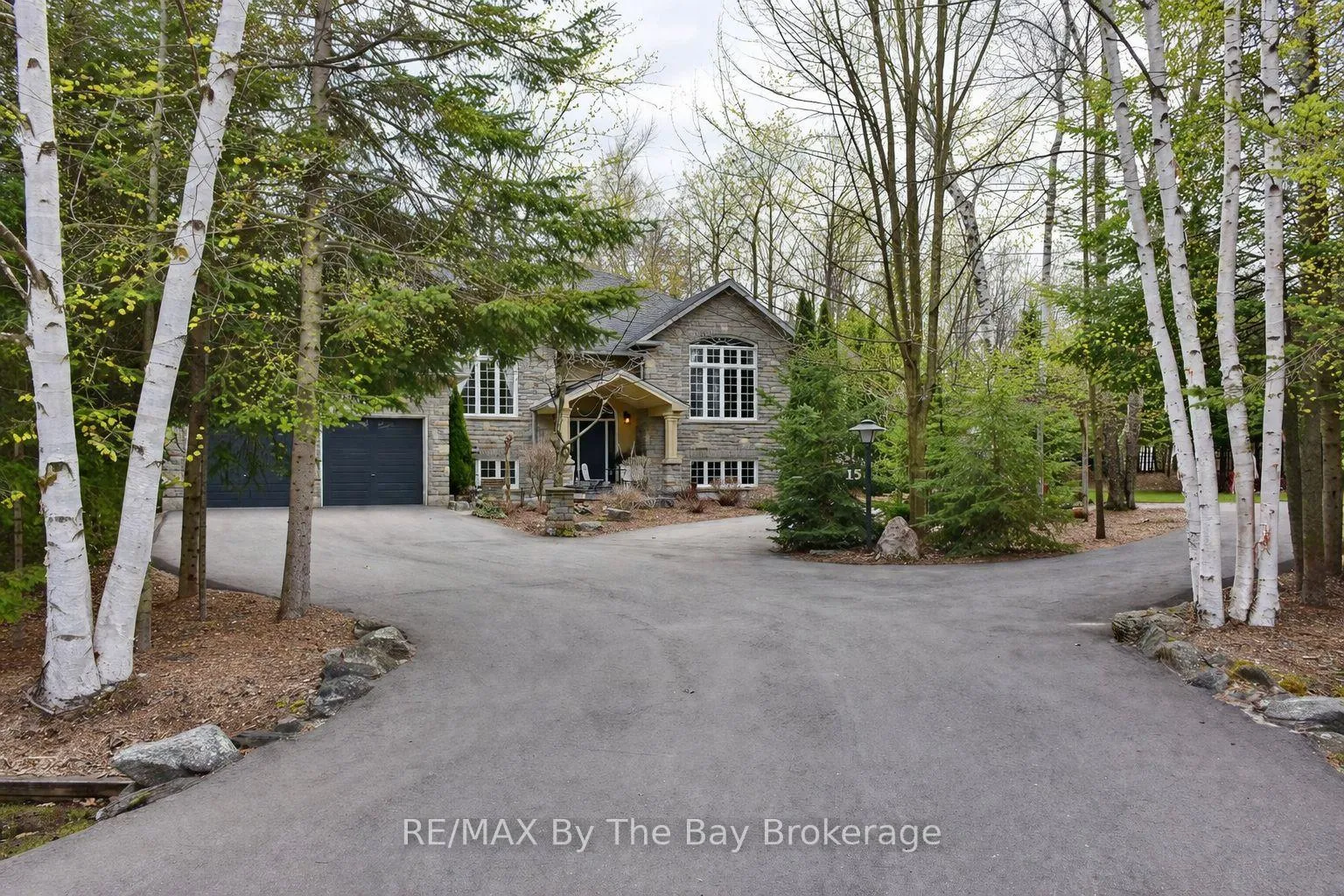 Photo 8 of 15 Lily Drive, Wasaga Beach — HOMEH