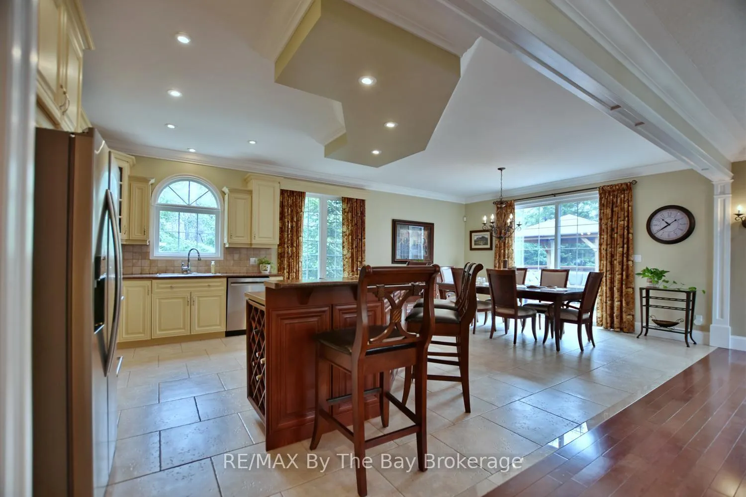 Photo 12 of 15 Lily Drive, Wasaga Beach — HOMEH