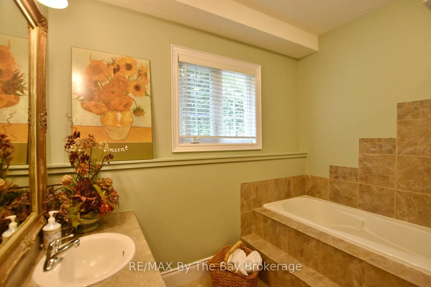 Photo 41 of 15 Lily Drive, Wasaga Beach — HOMEH