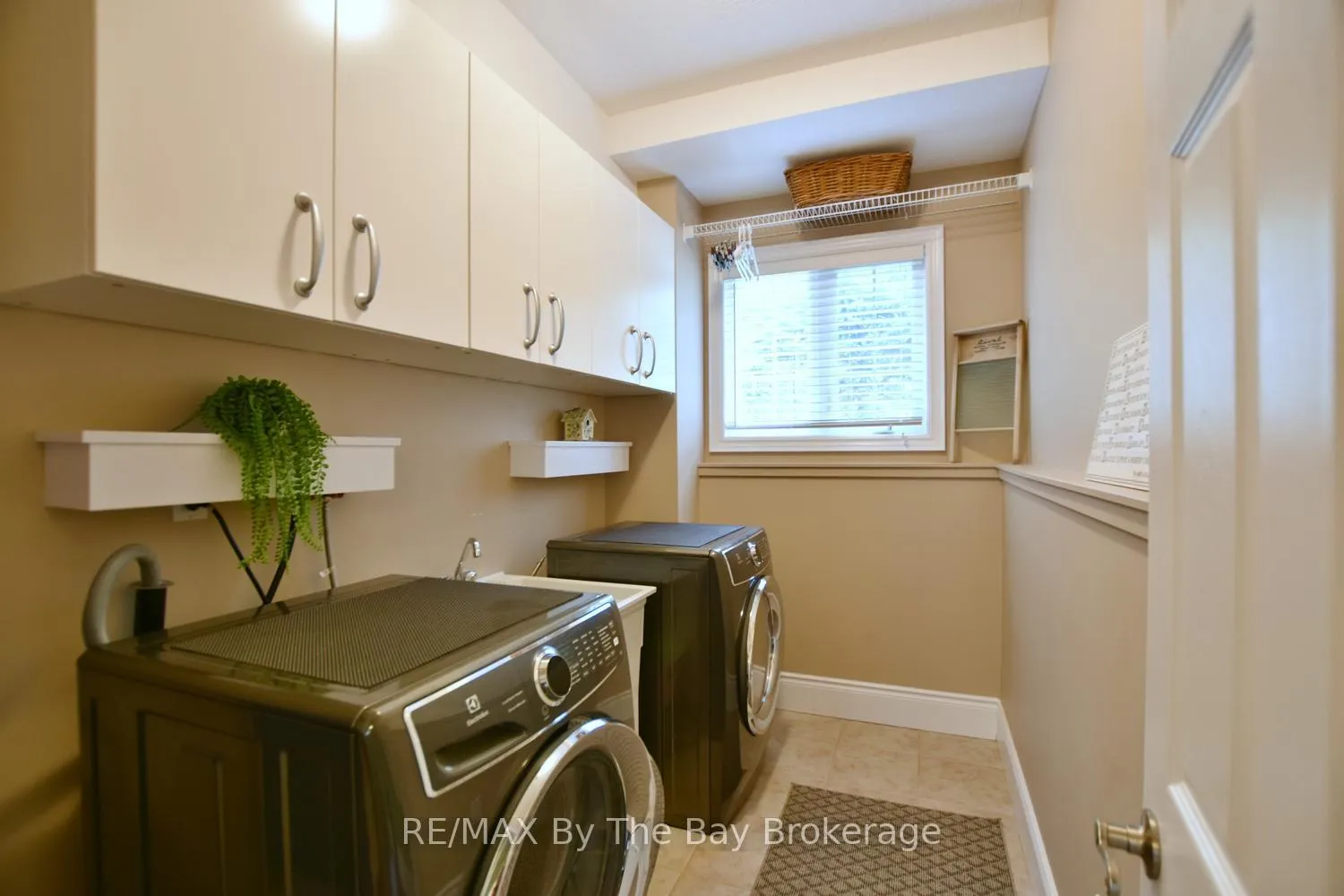 Photo 43 of 15 Lily Drive, Wasaga Beach — HOMEH