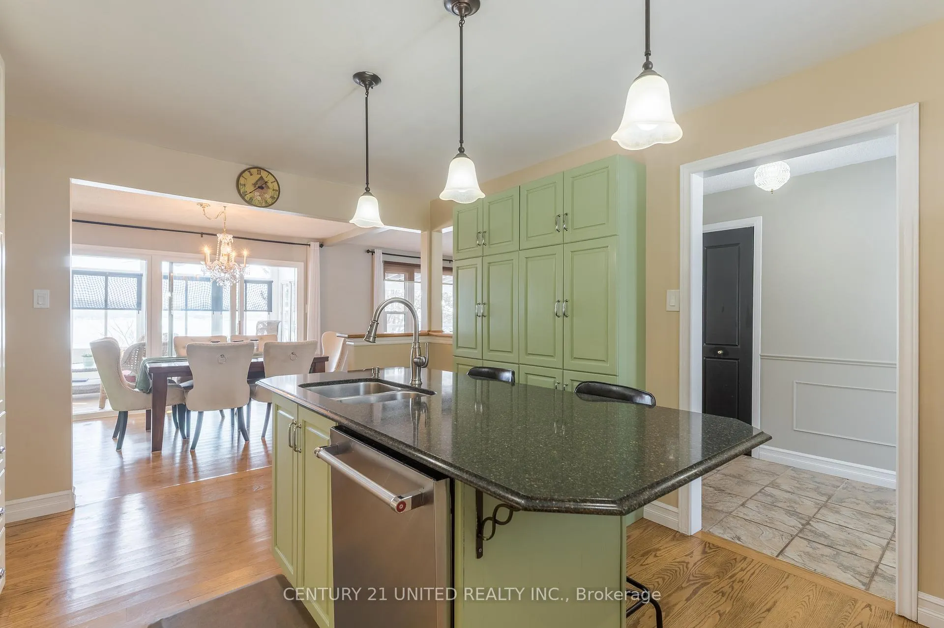 Photo 10 of 1 Lakeshore Boulevard, Selwyn — HOMEH