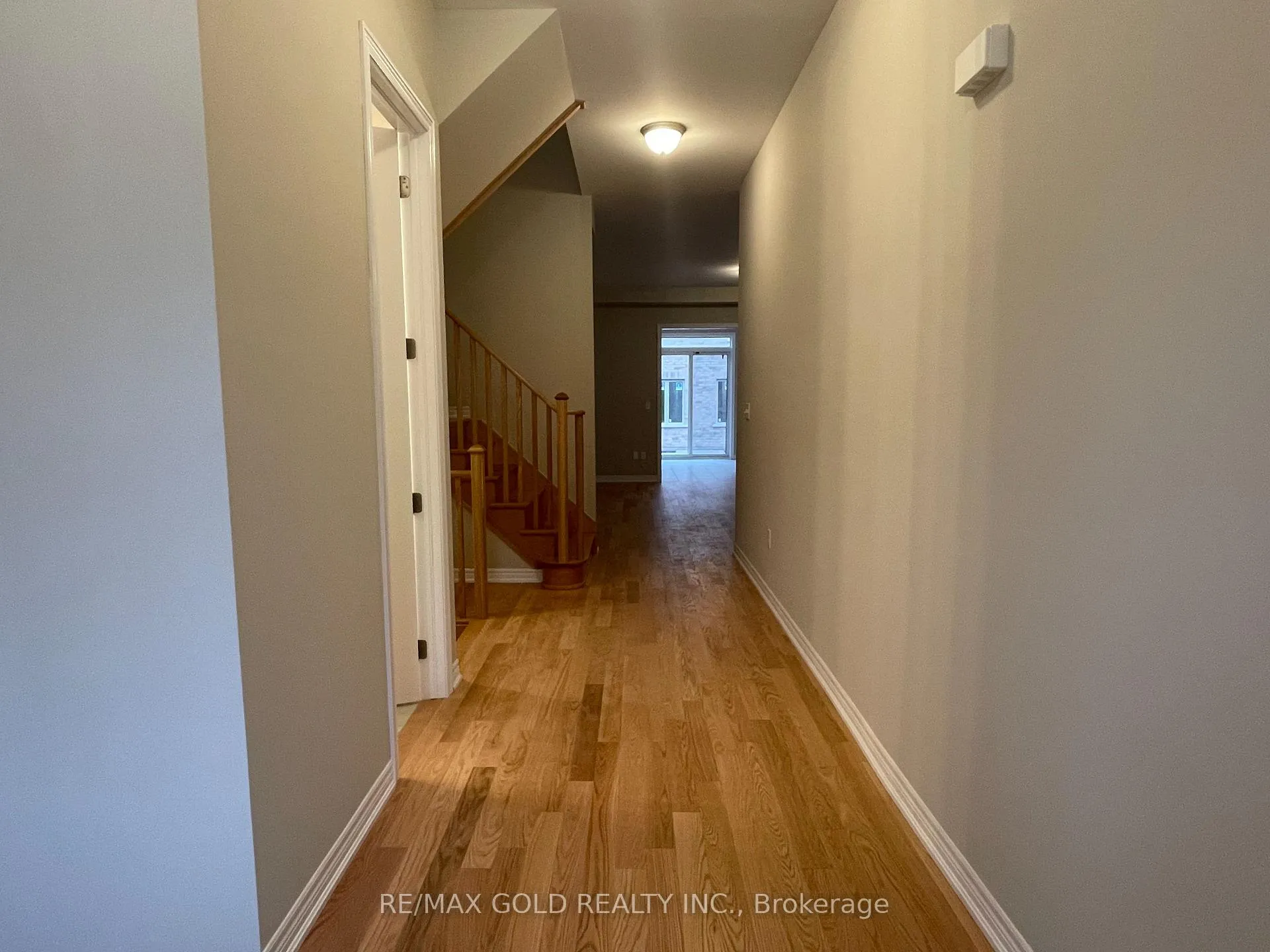 Photo 3 of Unit Upper Lvl, 7 Junior Road, Brampton, Northwest Brampton — HOMEH