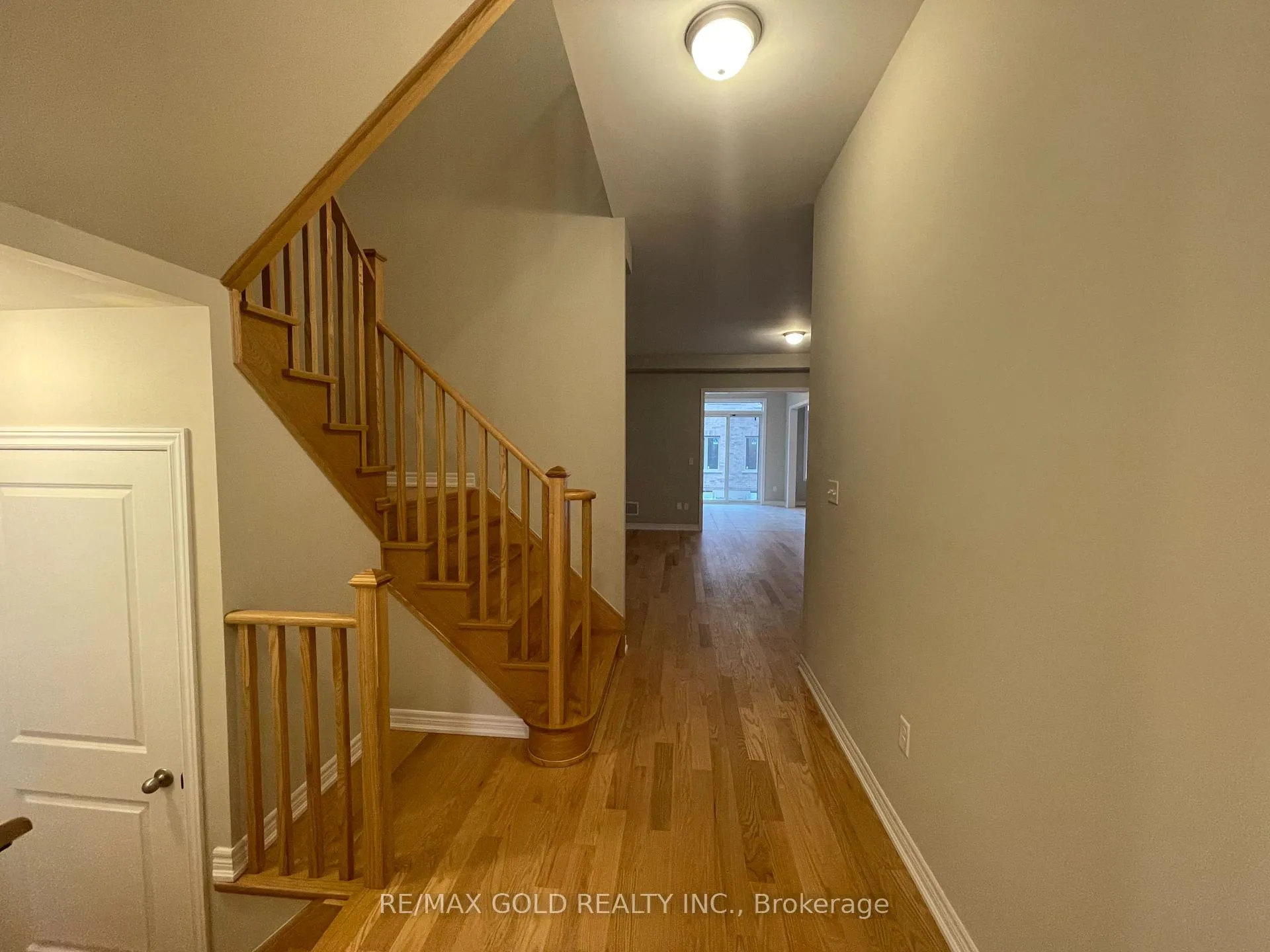 Photo 6 of Unit Upper Lvl, 7 Junior Road, Brampton, Northwest Brampton — HOMEH