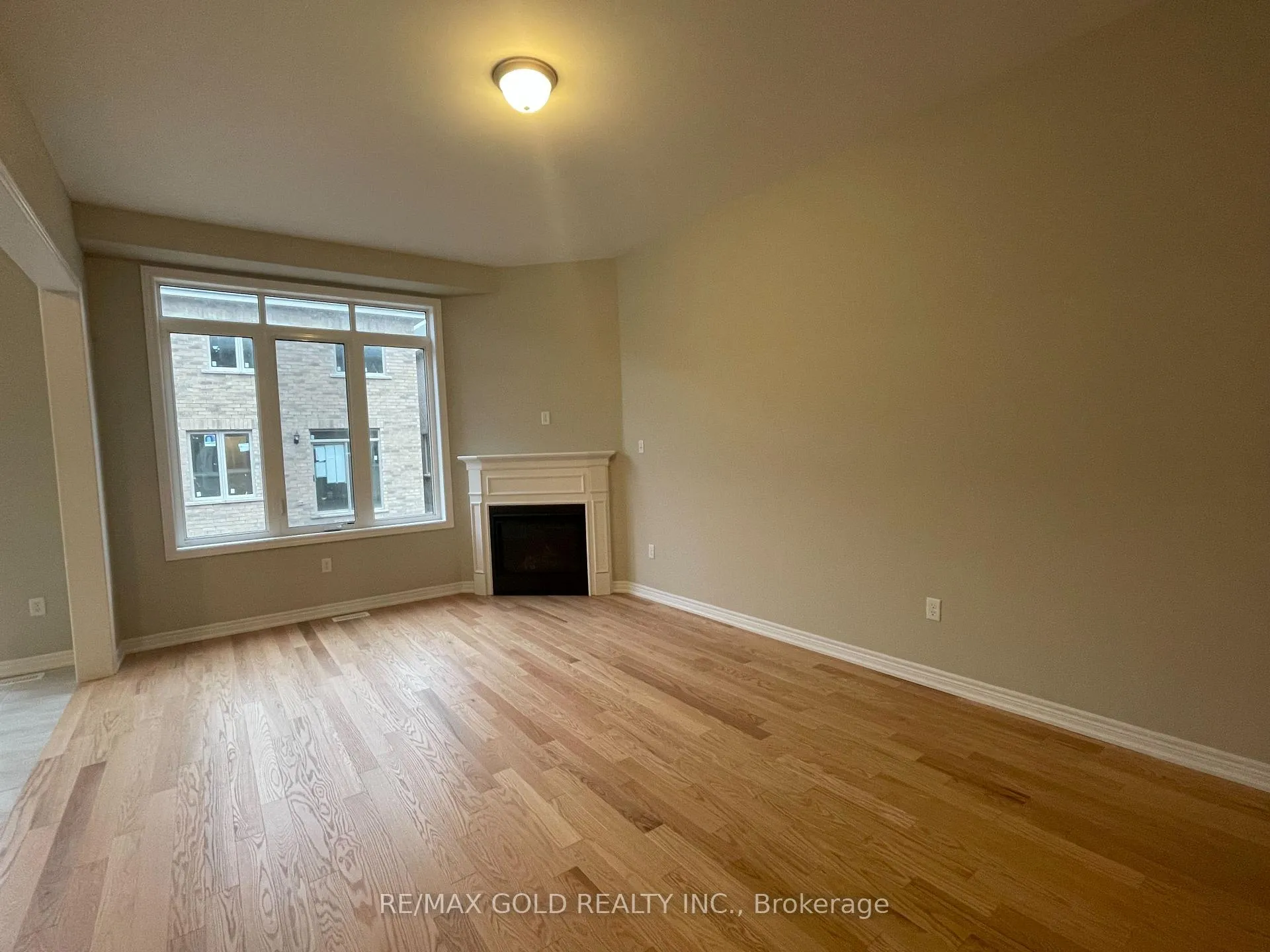 Photo 8 of Unit Upper Lvl, 7 Junior Road, Brampton, Northwest Brampton — HOMEH