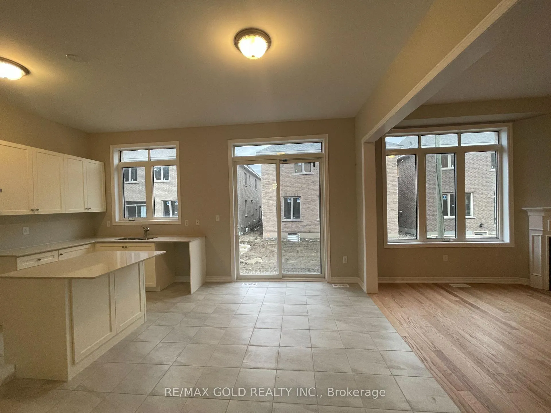 Photo 12 of Unit Upper Lvl, 7 Junior Road, Brampton, Northwest Brampton — HOMEH
