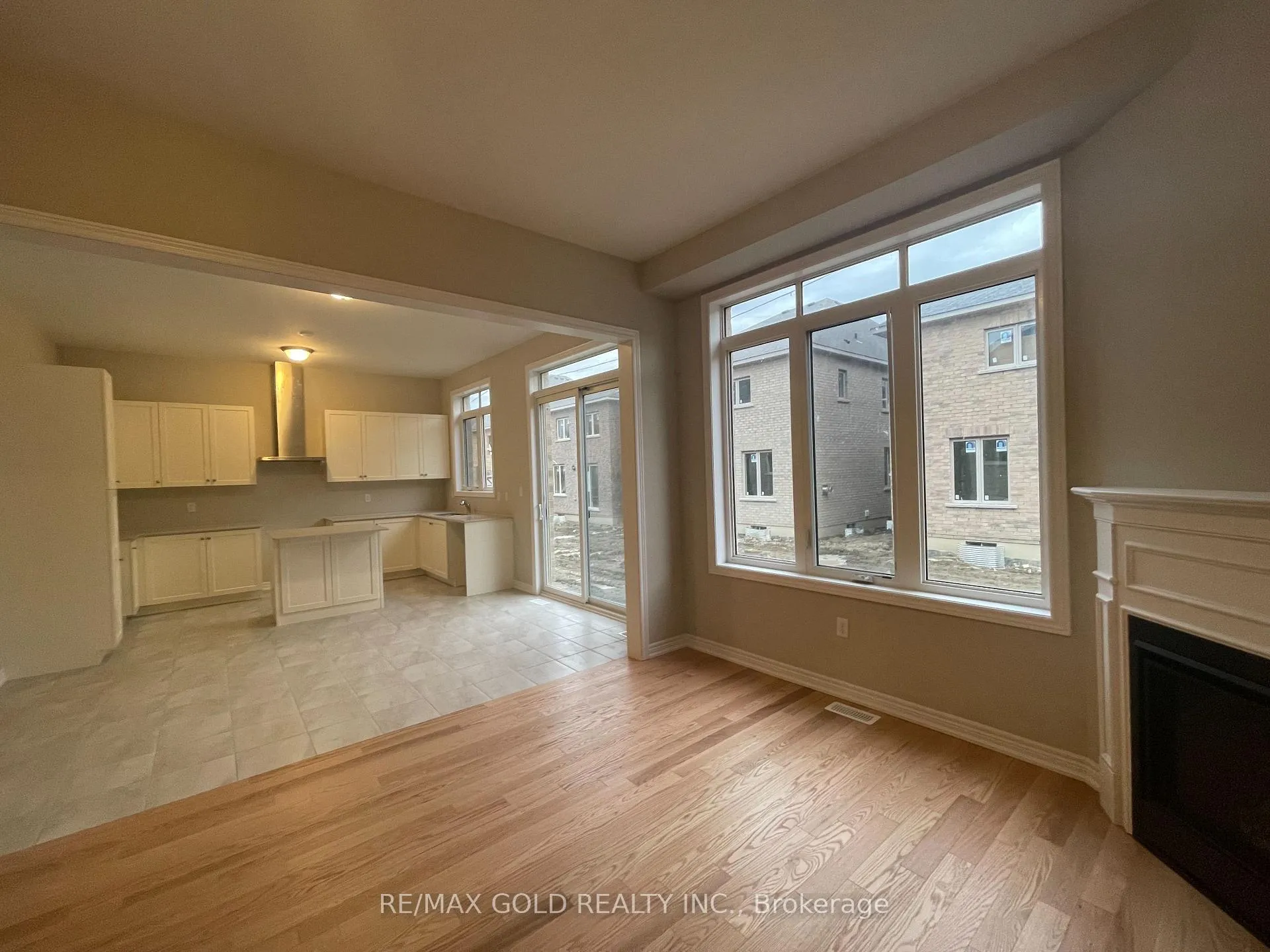Photo 13 of Unit Upper Lvl, 7 Junior Road, Brampton, Northwest Brampton — HOMEH