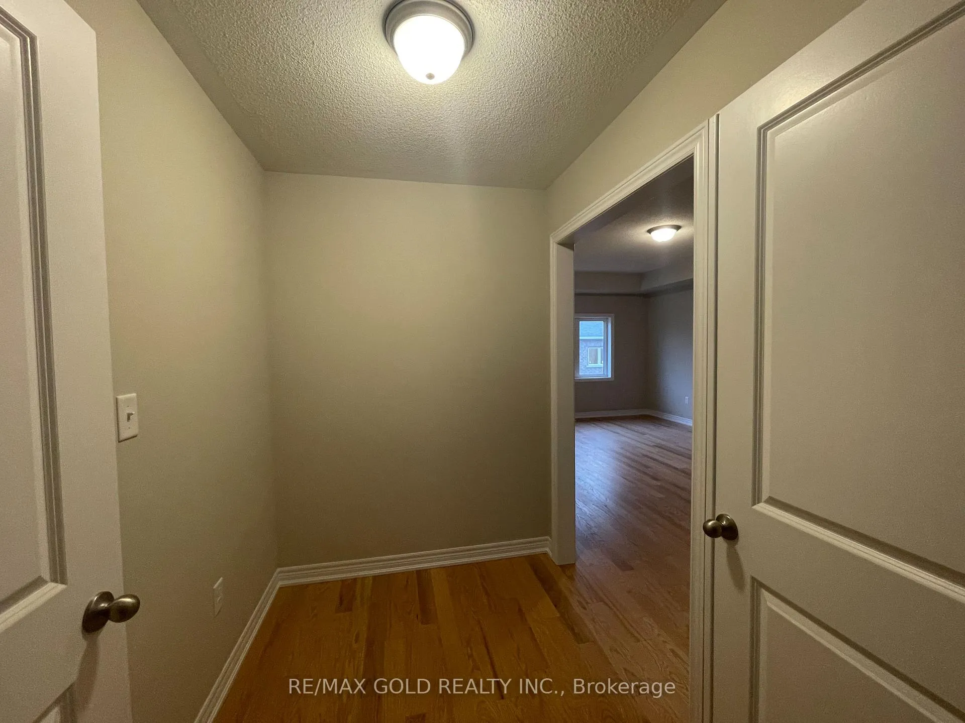 Photo 25 of Unit Upper Lvl, 7 Junior Road, Brampton, Northwest Brampton — HOMEH